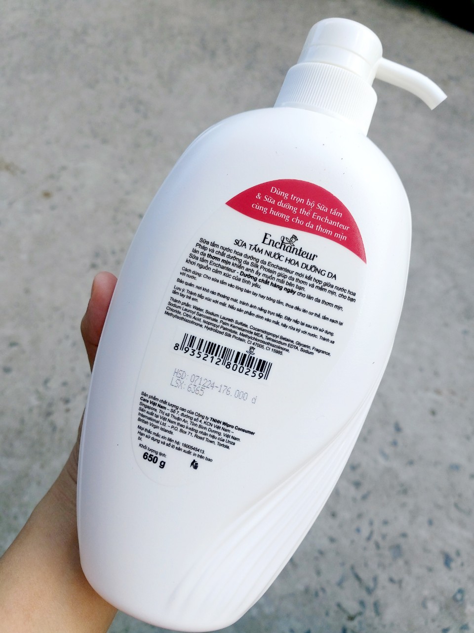 [HCM] SỮA TẮM ENCHANTEUR VÀNG 650G