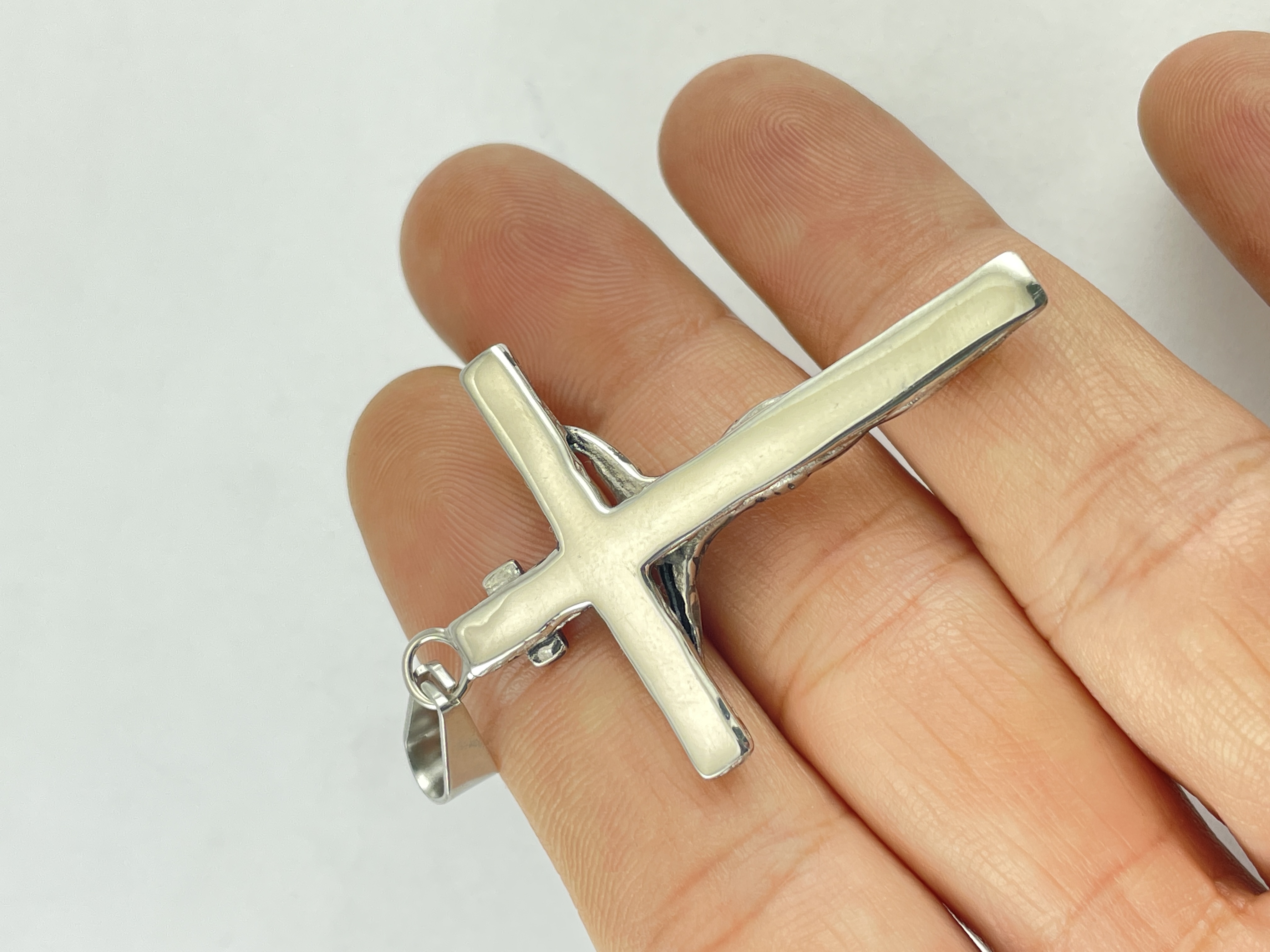 MẶT DÂY CHUYỀN THÁNH GIÁ TITAN