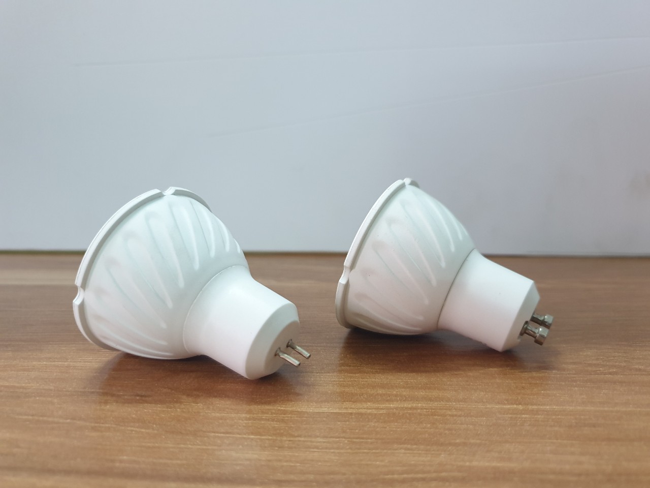 Bóng ghim chén led 5w COB Siêu Sáng (AS trắng, vàng; đuôi ghim Gu5.3, Gu10)