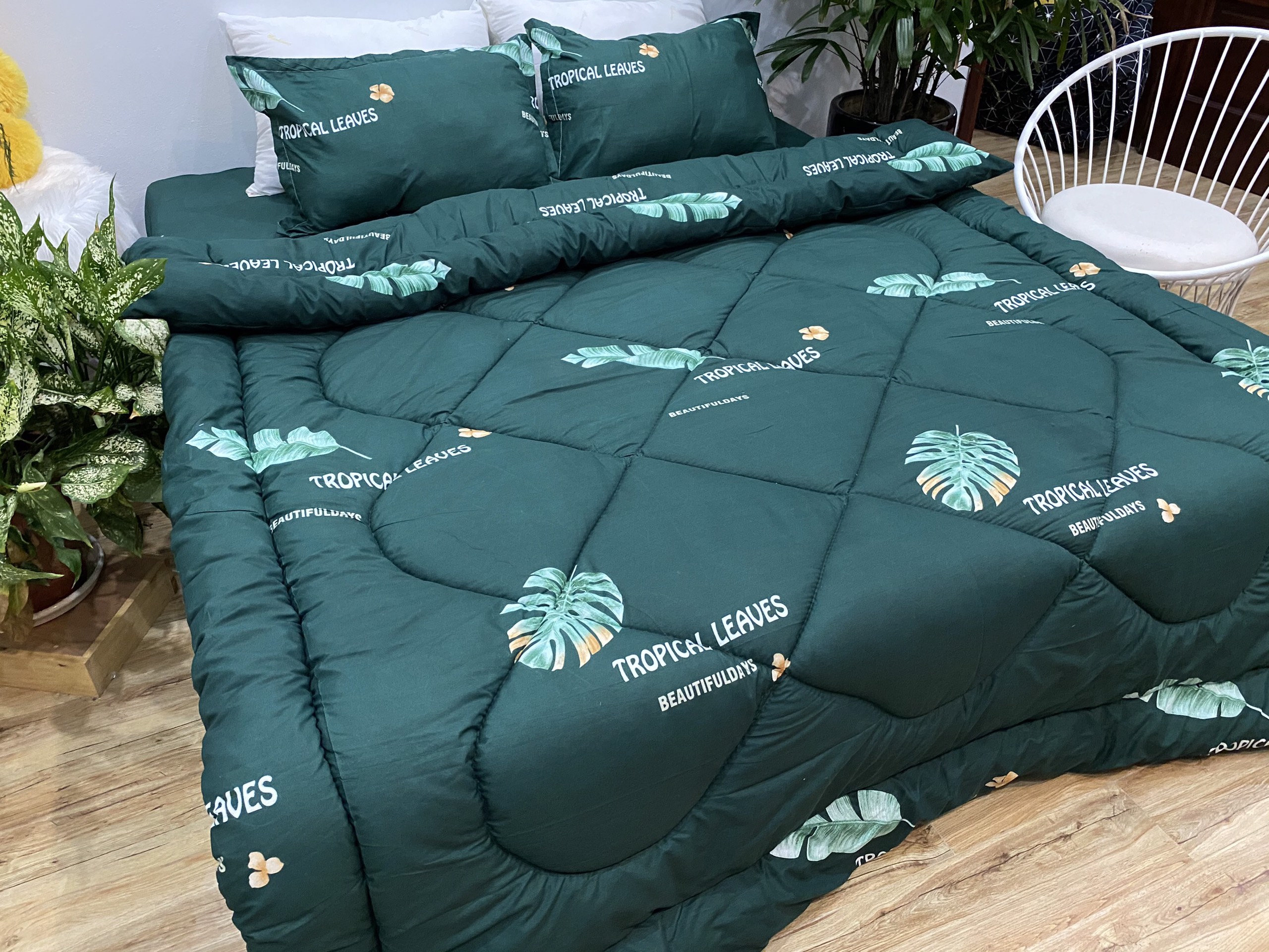 Bộ Chăn Phao 5 Món ( Gồm 1 Chăn Phao + 1 Ga Bo Chun + 2 Vỏ Gối Nằm + 1 Vỏ Gối Ôm) Mẫu Lá Chuối Phao 41