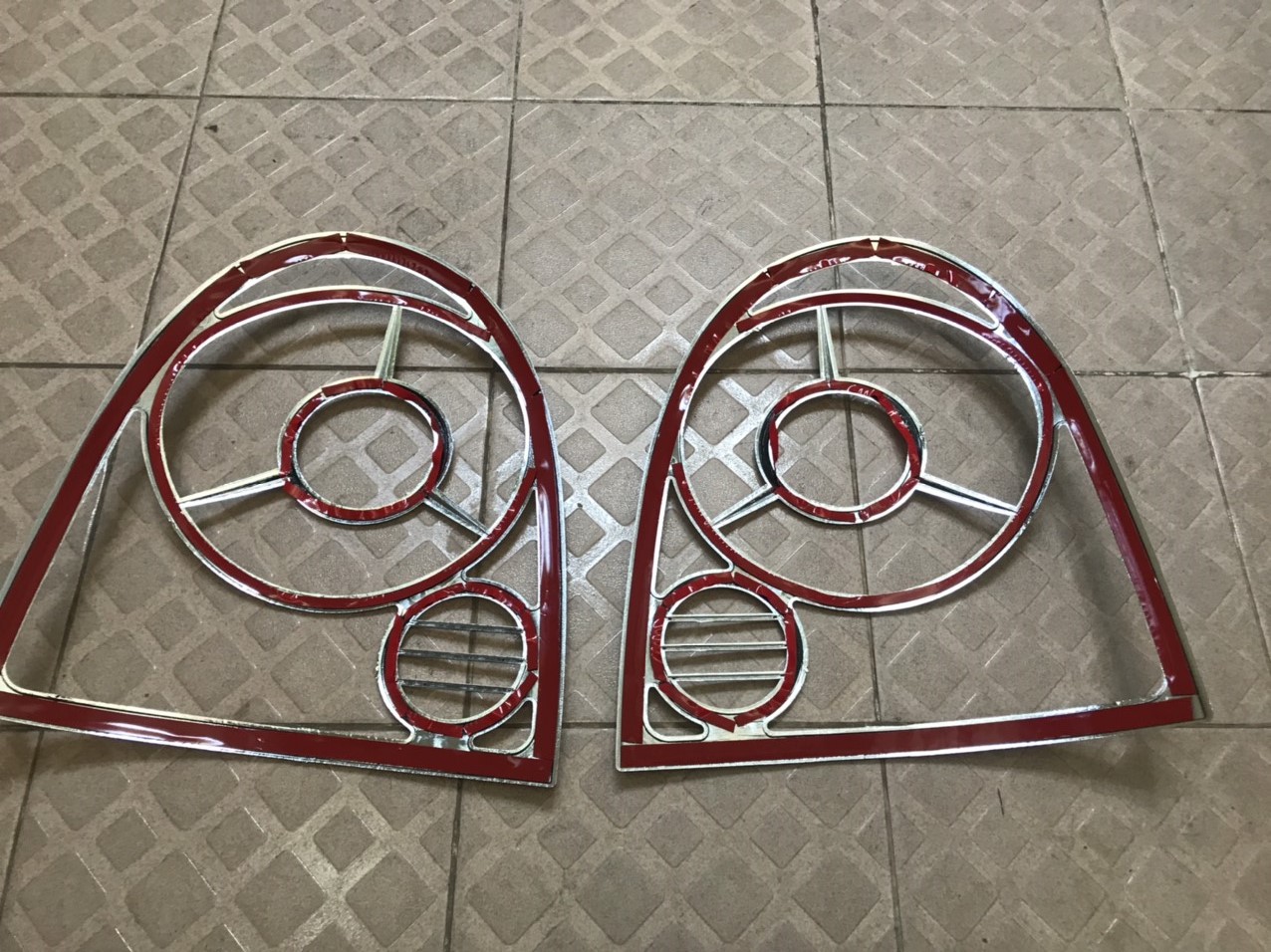 Ốp inox viền trang trí đèn hậu Chery QQ3