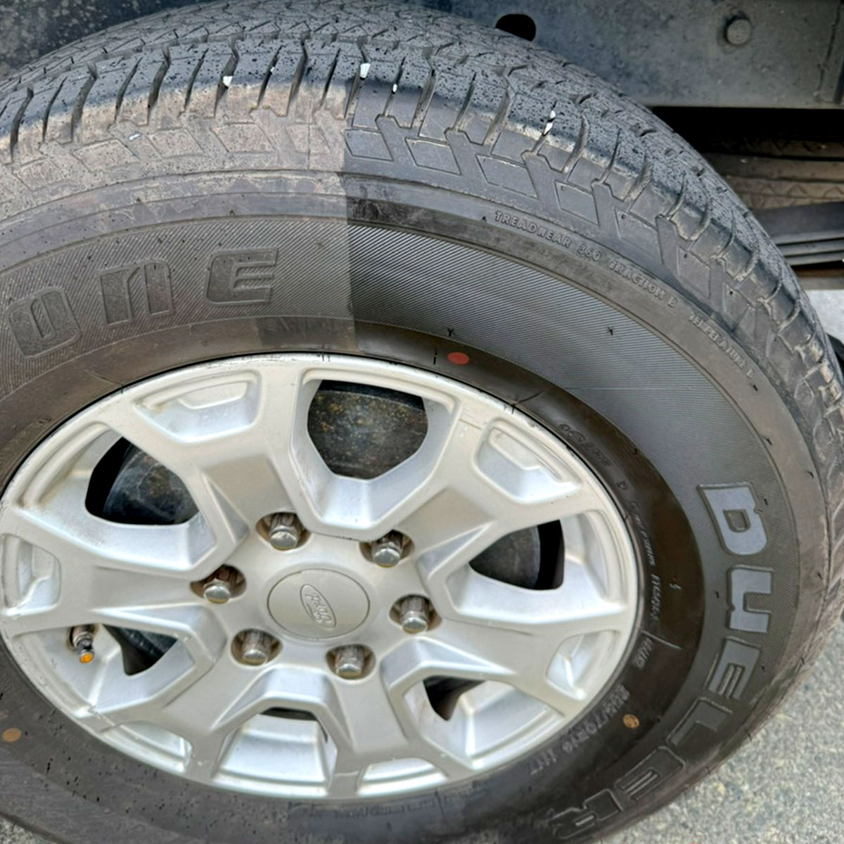Dưỡng Bóng Lốp Kháng Nước