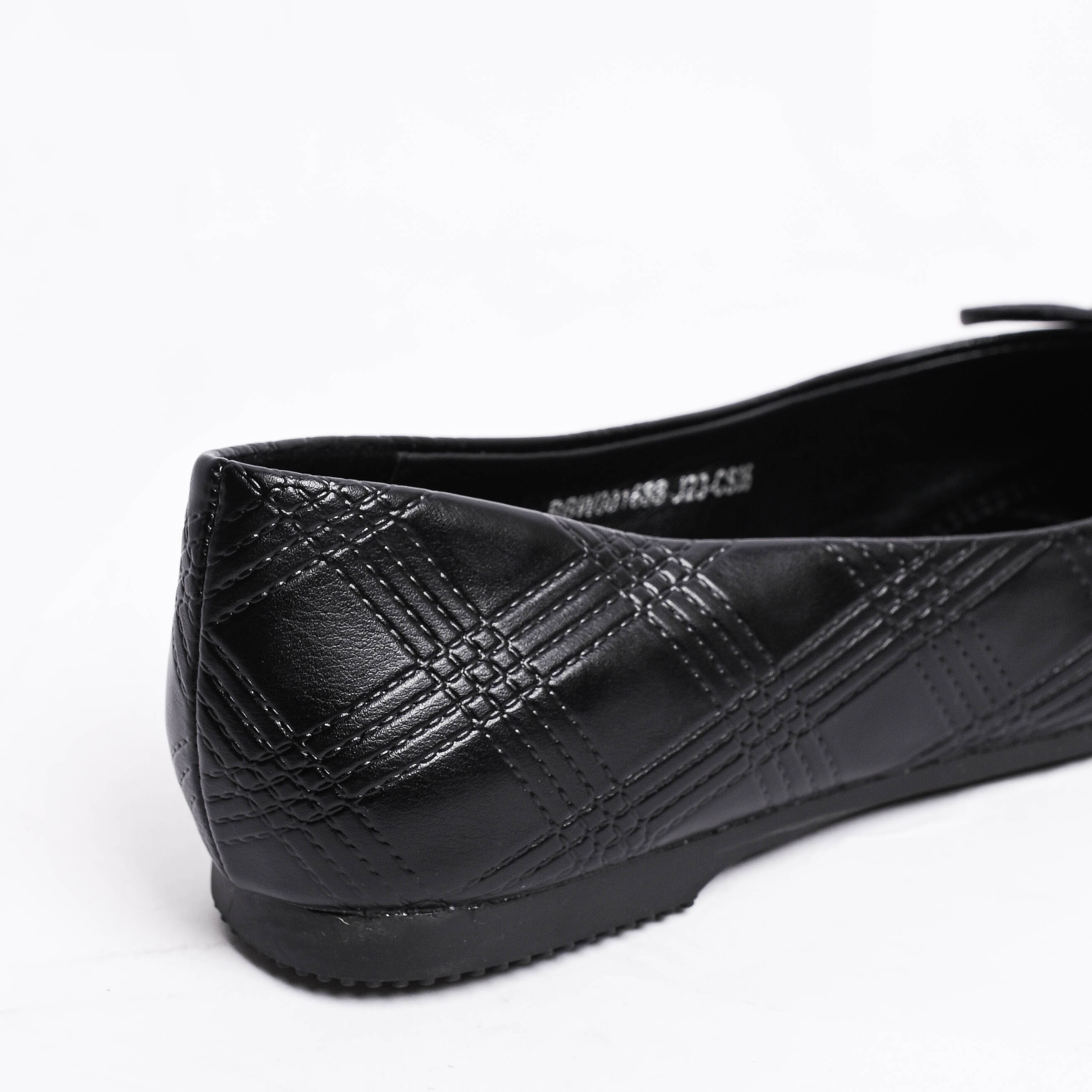 Giày bít da mềm Bitis nữ