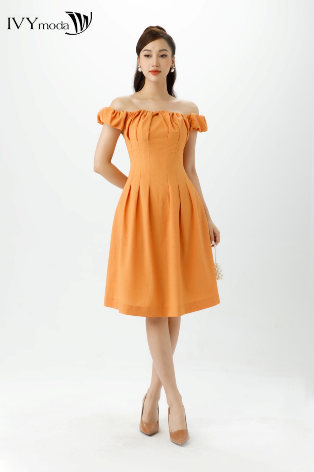 Đầm trễ vai xếp nếp IVY moda MS 48B9287