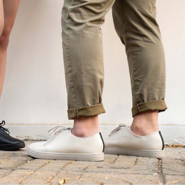 Giày Một da xám nhẹ có dây