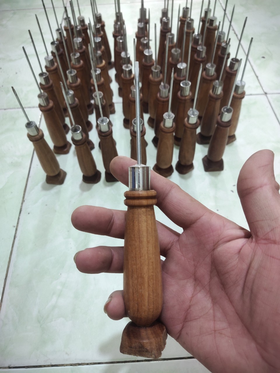 tô vít 3ly cán gỗ cao cấp