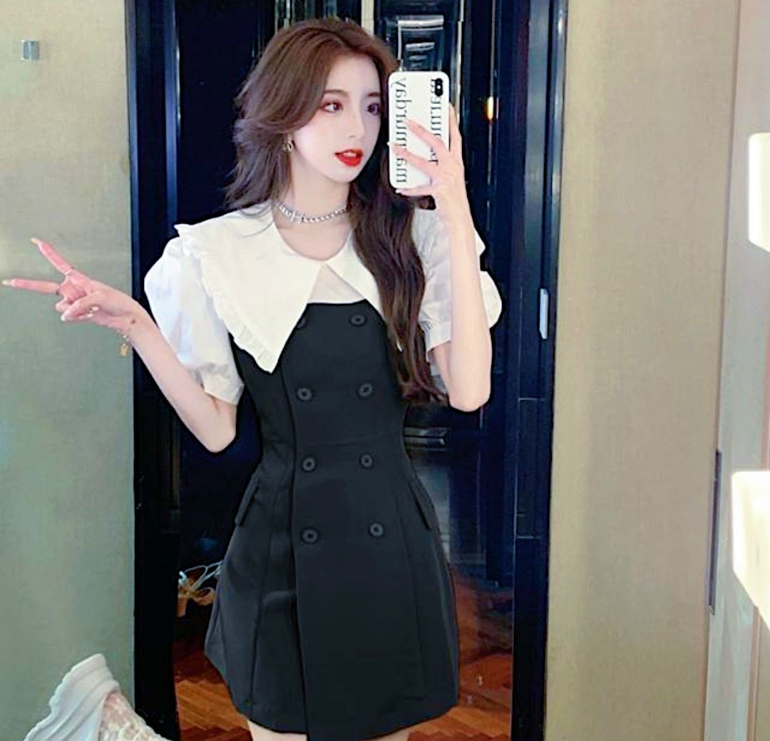 Đầm đen phối trắng cổ bèo