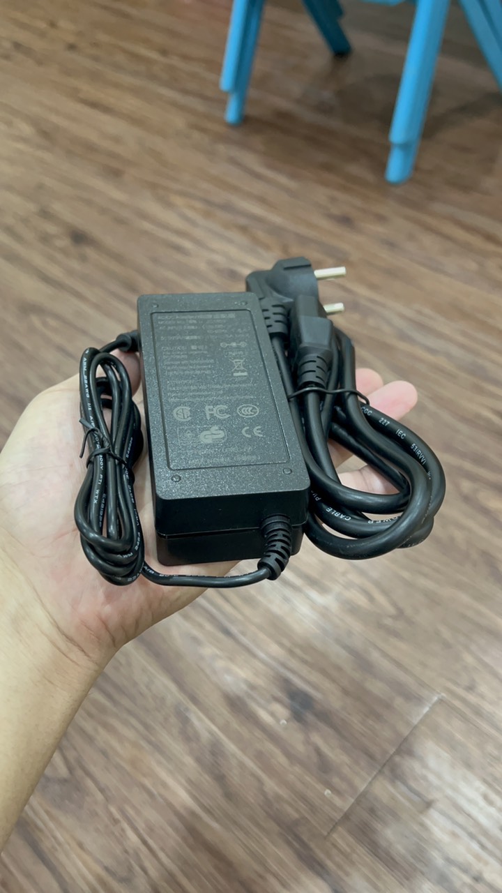 Adaptor nguồn DC 18v 3a loại tốt