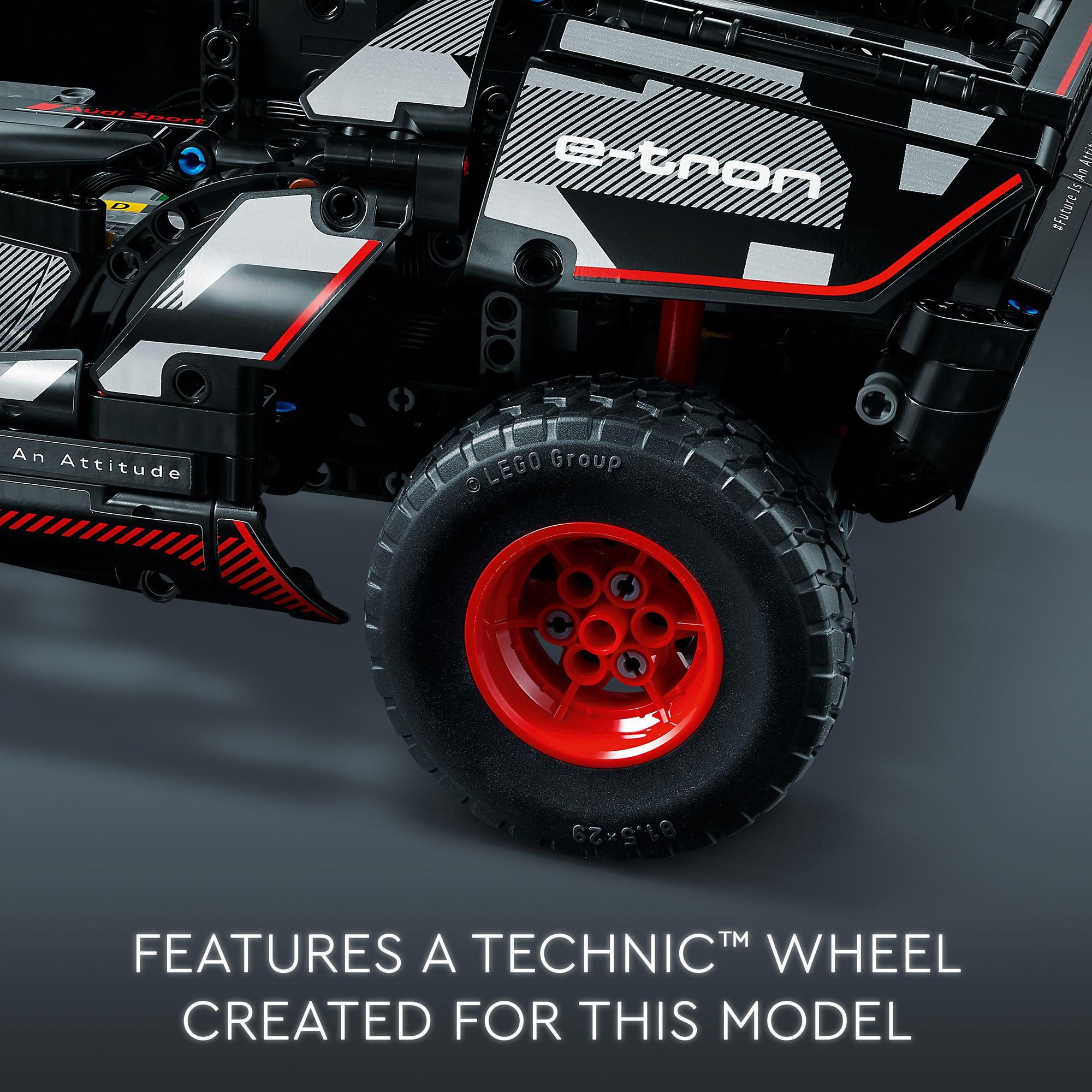 LEGO TECHNIC 42160 Đồ chơi lắp ráp Siêu Xe Audi RS Q e-tron (914 chi tiết)