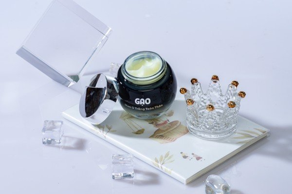 MEN Ủ GẠO DR.CELL TRẮNG DA BODY