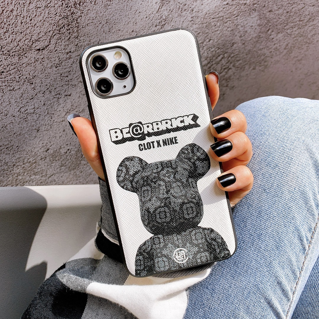 Ốp Lưng Da IMD Họa Tiết BearBrick