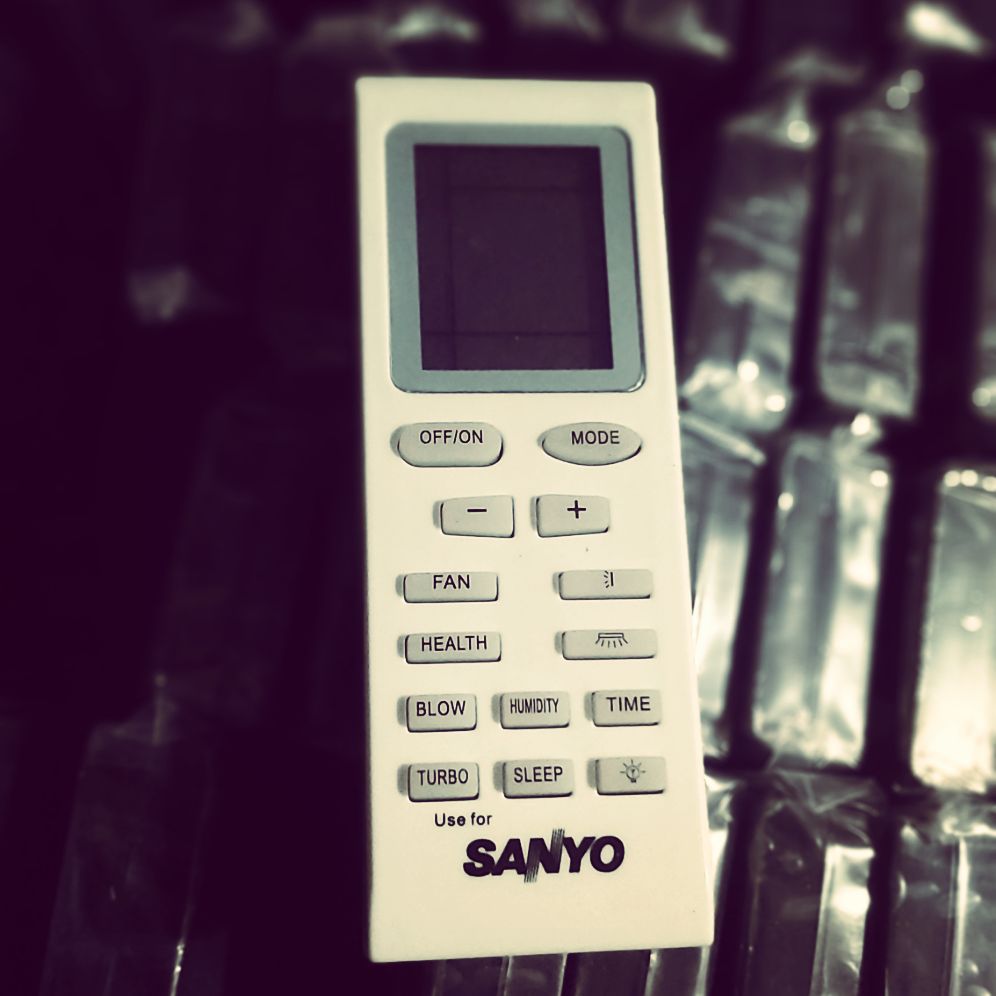 Khiển điều hòa sanyo