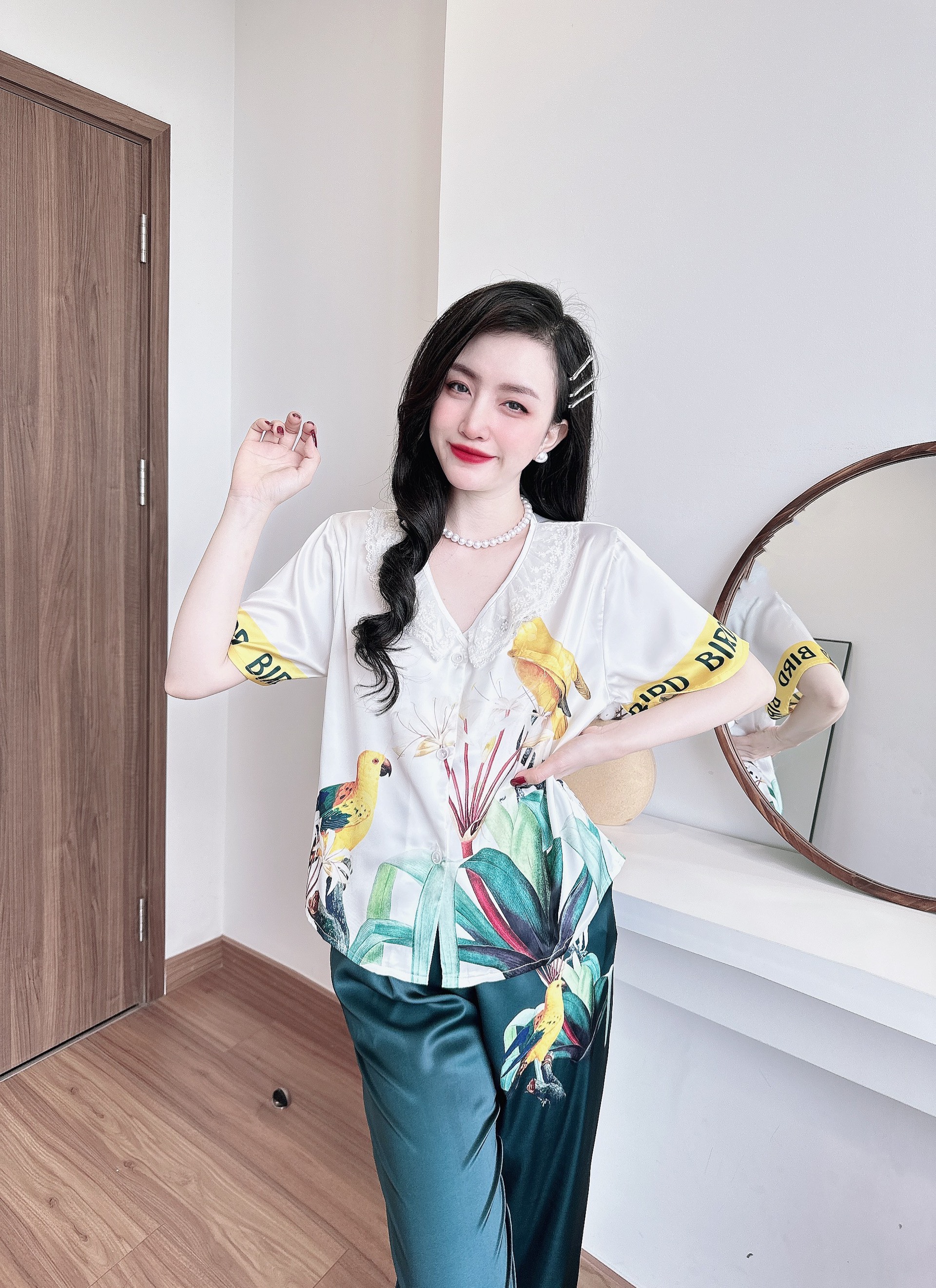 BỘ LỤA TAY NGẮN QUẦN DÀI CỔ PHỐI REN ĐẸP