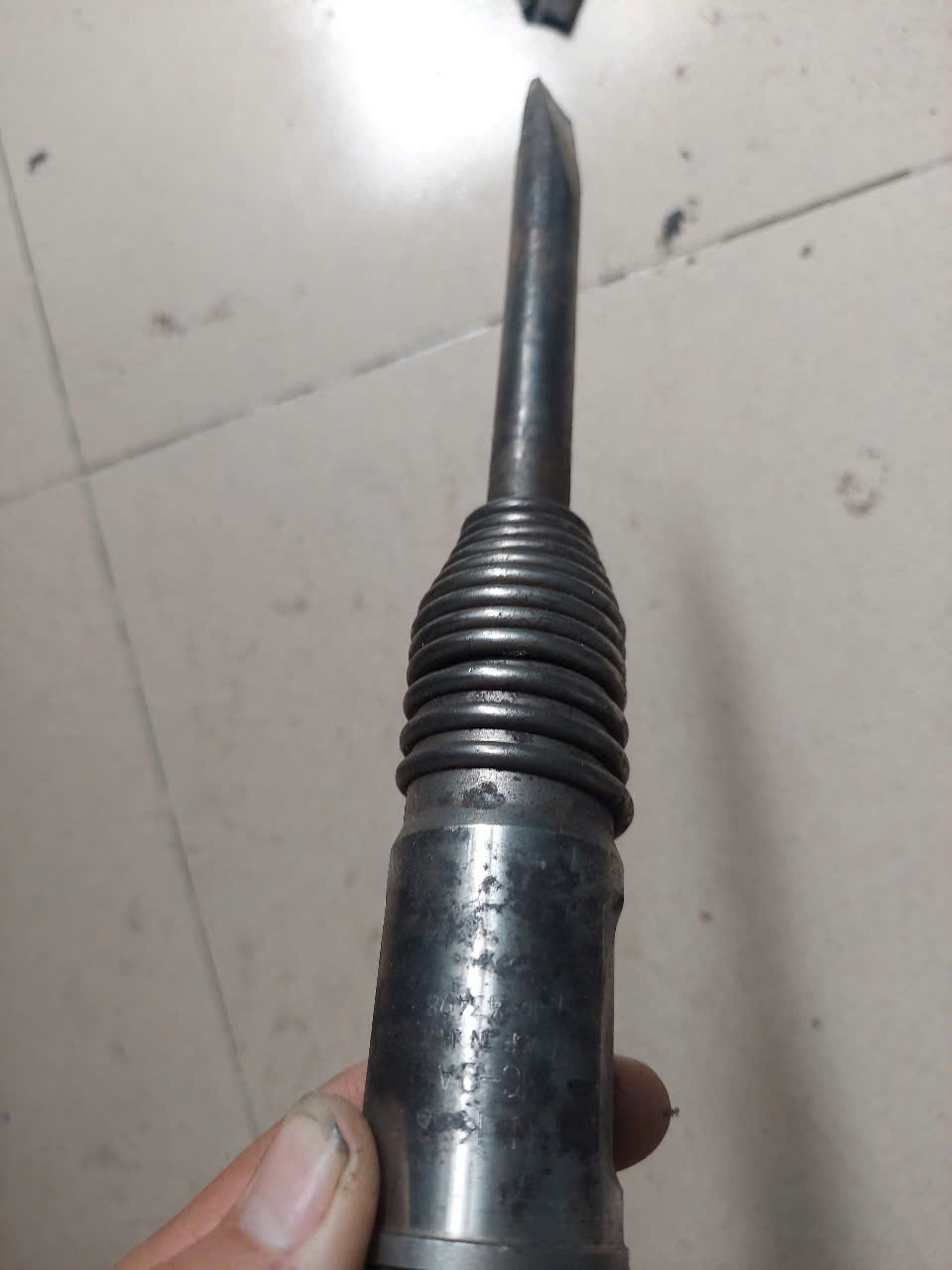 Máy đục dùng hơi, khí nén hàng bãi nhật