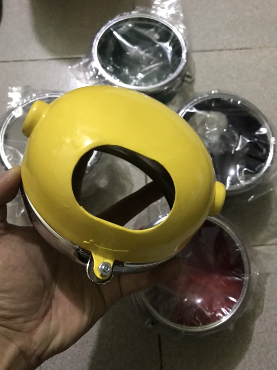 GÁO ĐÈN PHA XE CHALY 81 ĐÈN TRÒN ĐỦ MÀU