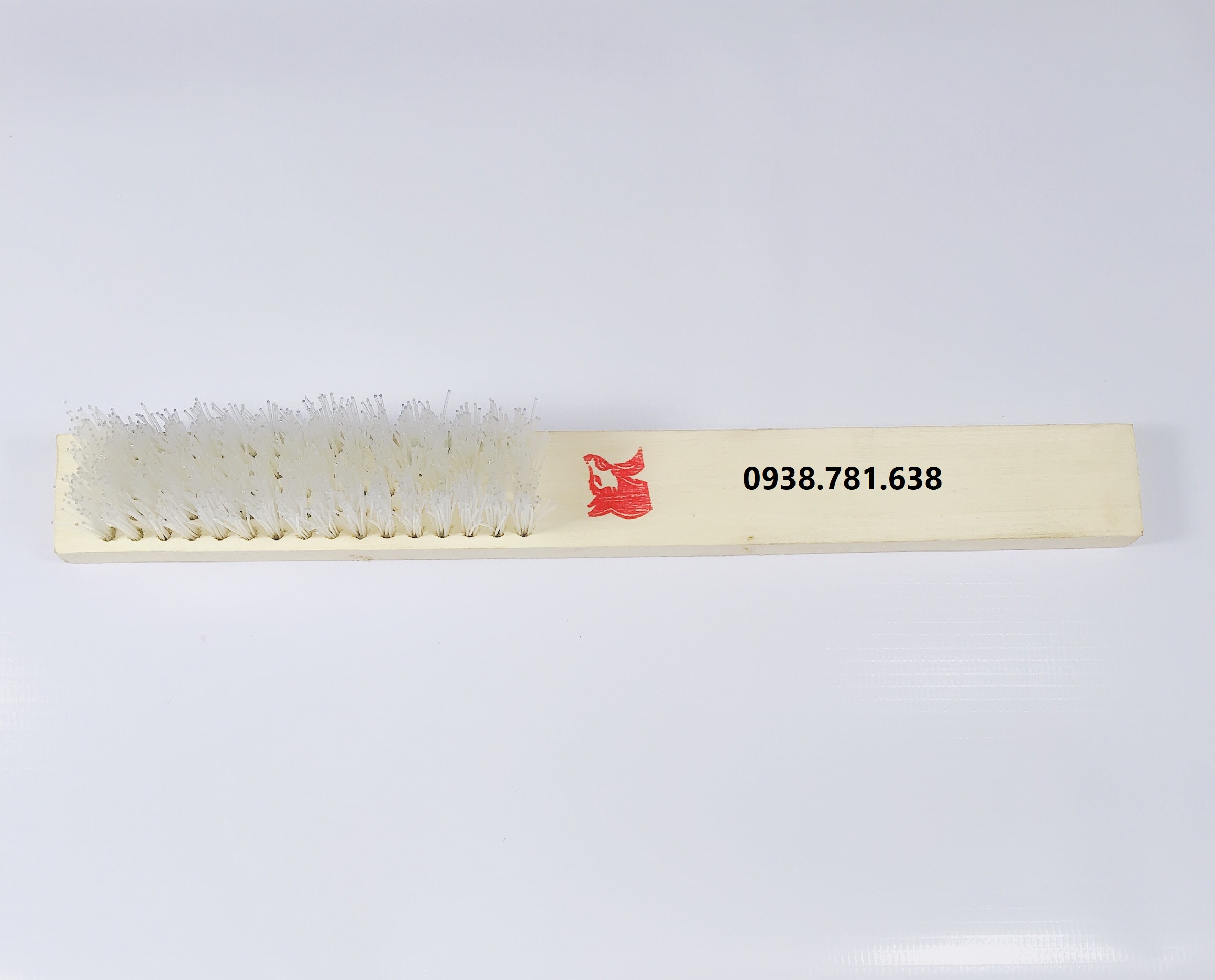 Bàn Chải Cán Gỗ Sợi Cước Nylong  516