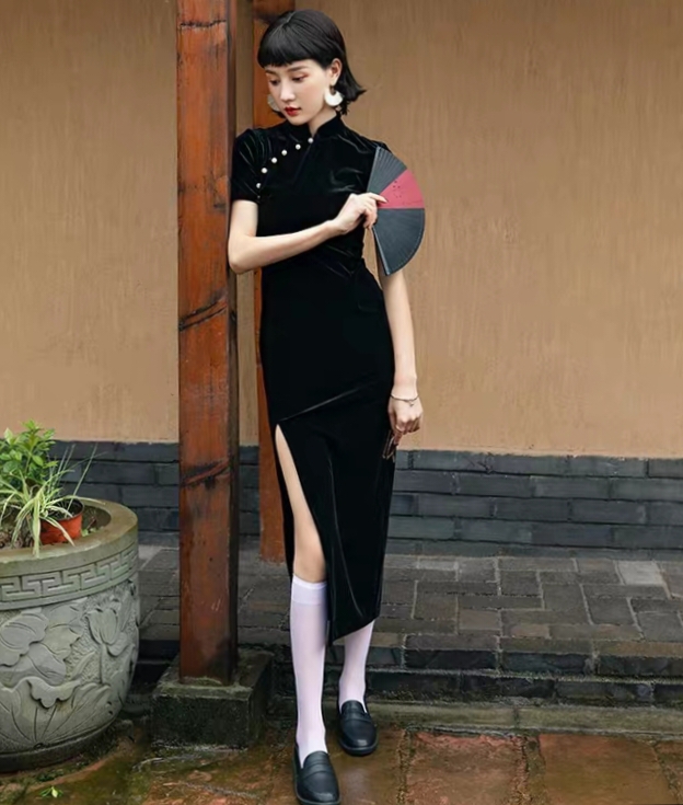 Sườn Xám Dáng Dài Đính Hạt Vải Nhung 40-65 Kg