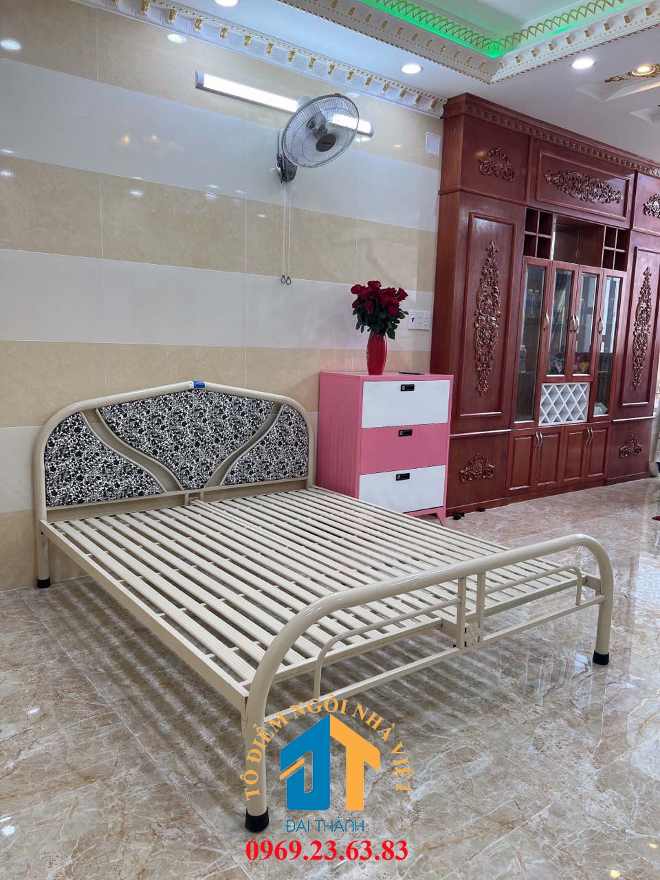 Giường  sắt kiểu tròn cách điệu 1m8 dài 2m