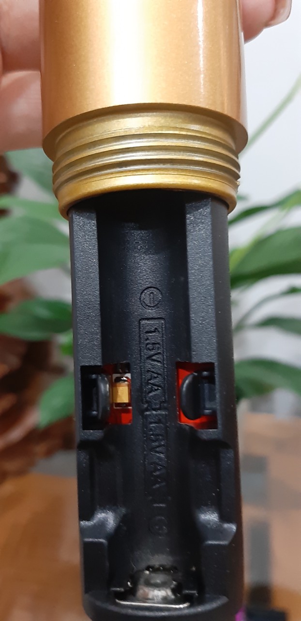 Tay Mic UGX 9II
