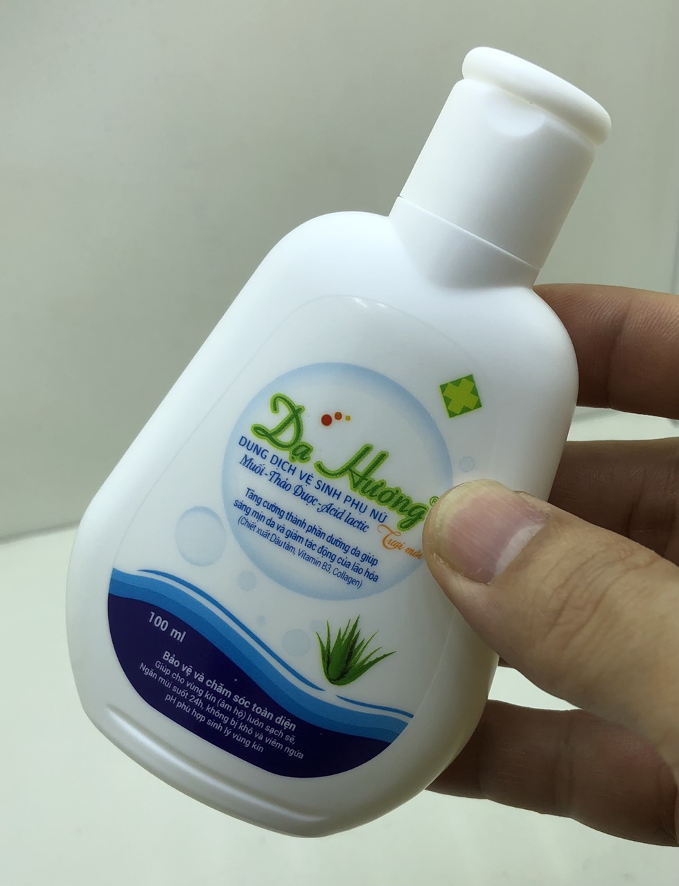 Dung dịch vệ sinh phụ nữ Dạ Hương 100ml