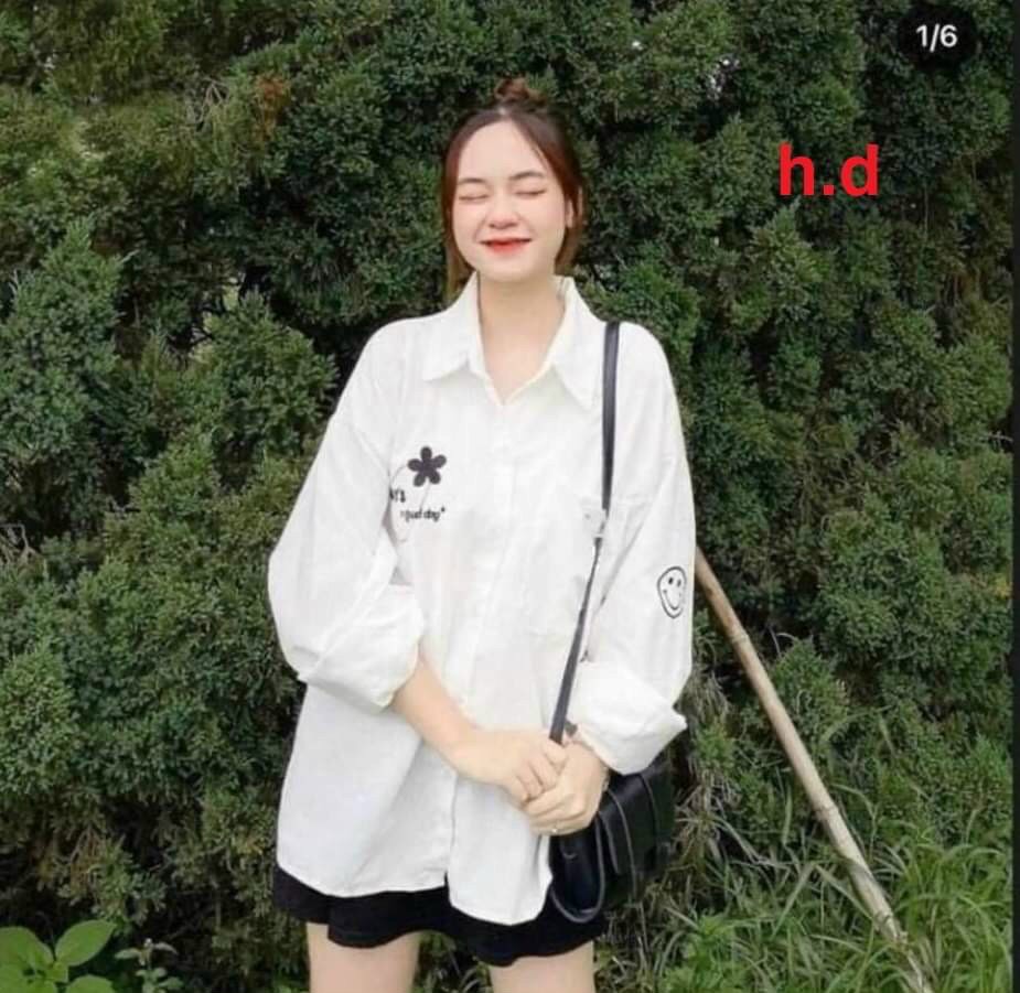 Áo sơ mi trắng cỏ 3 ba lá dáng thụng siêu xinh