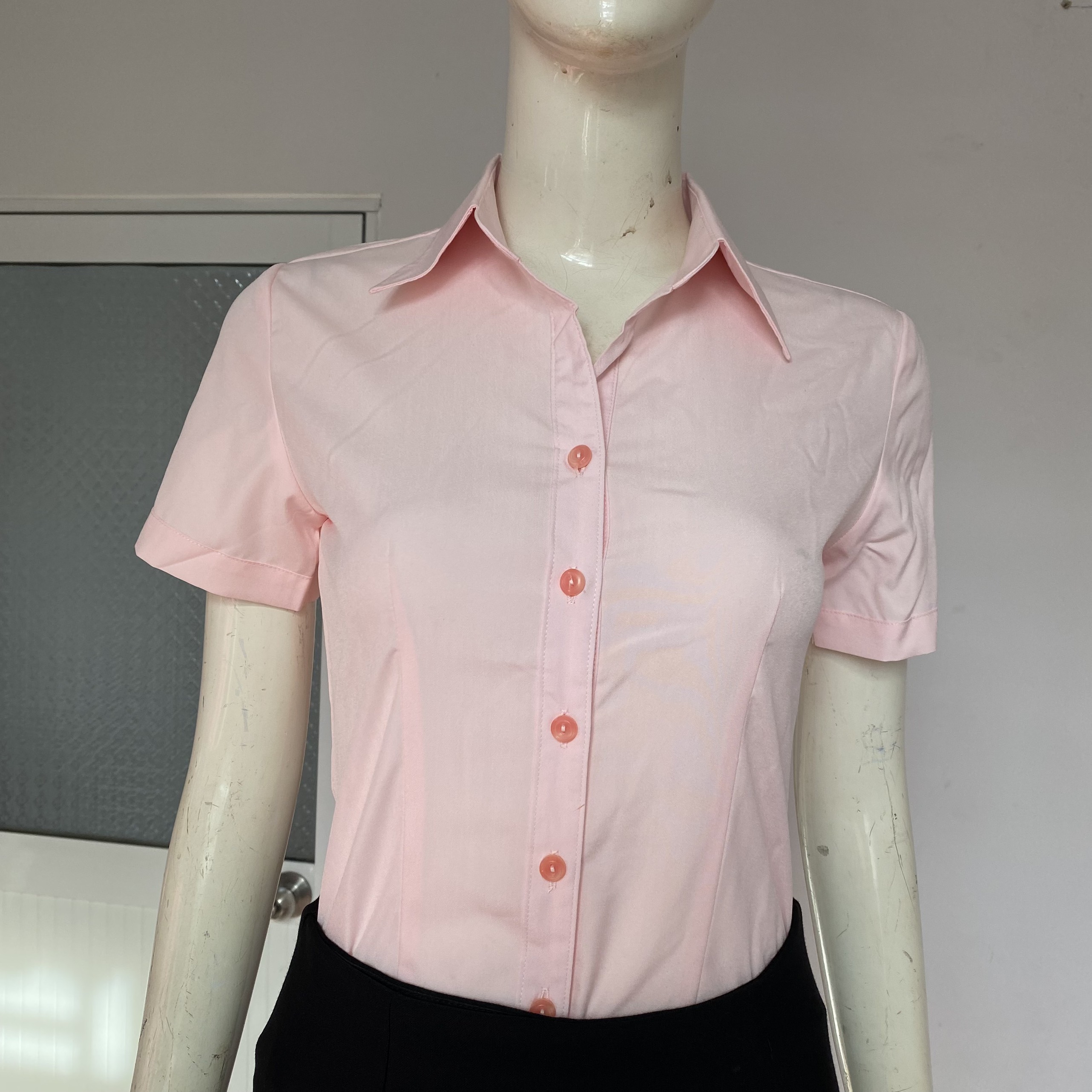 sơ mi tay ngắn màu hồng phấn form nhỏ