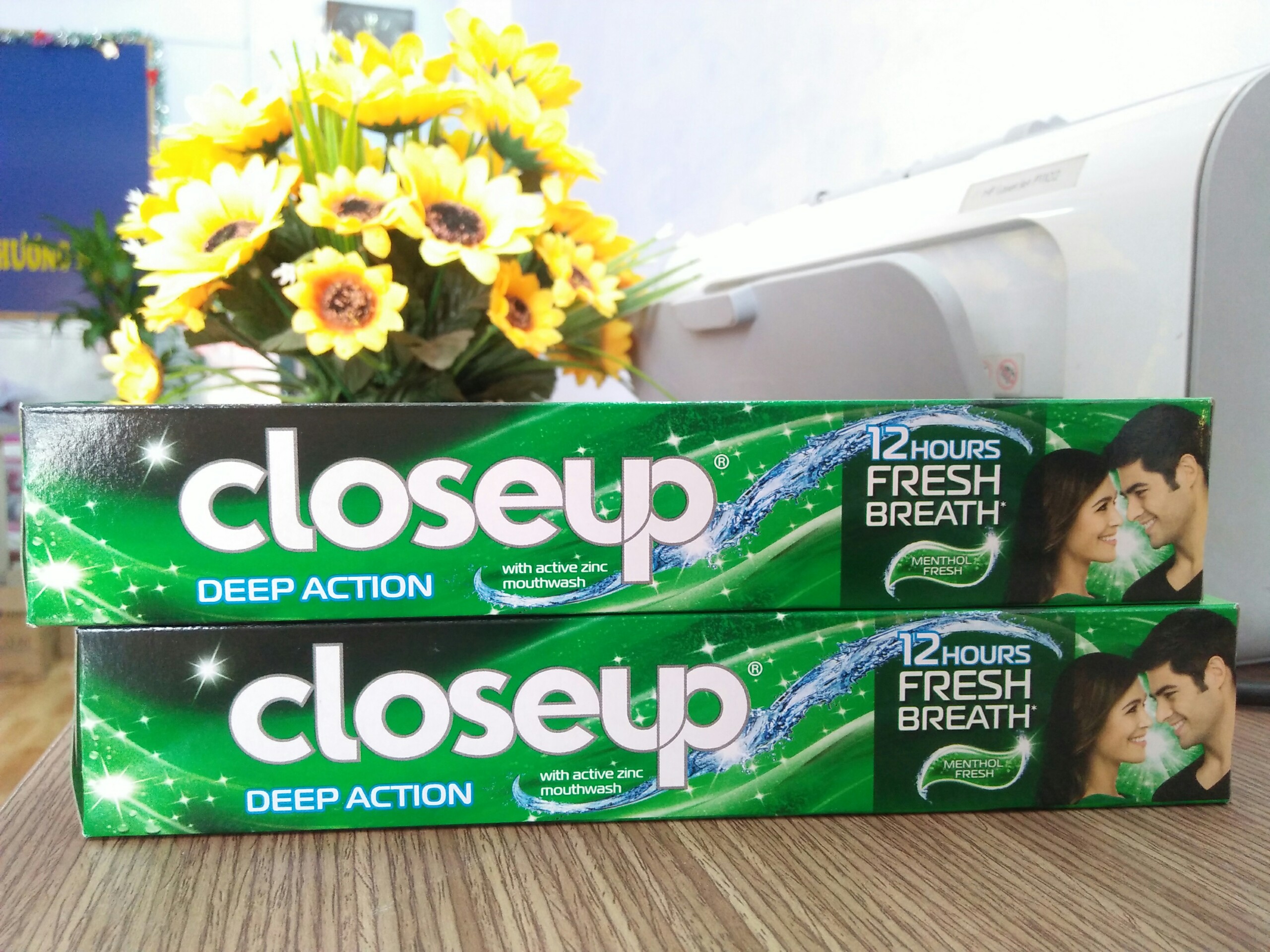 2 Hộp kem đánh răng Close up Thái 160g