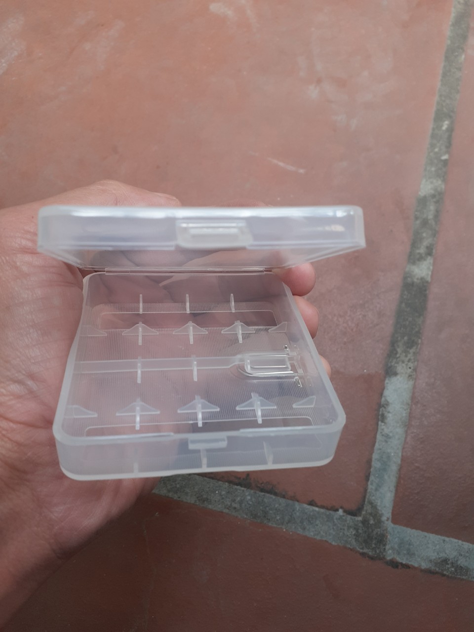 HỘP ĐỰNG PIN 18650 (2 -4 PIN)