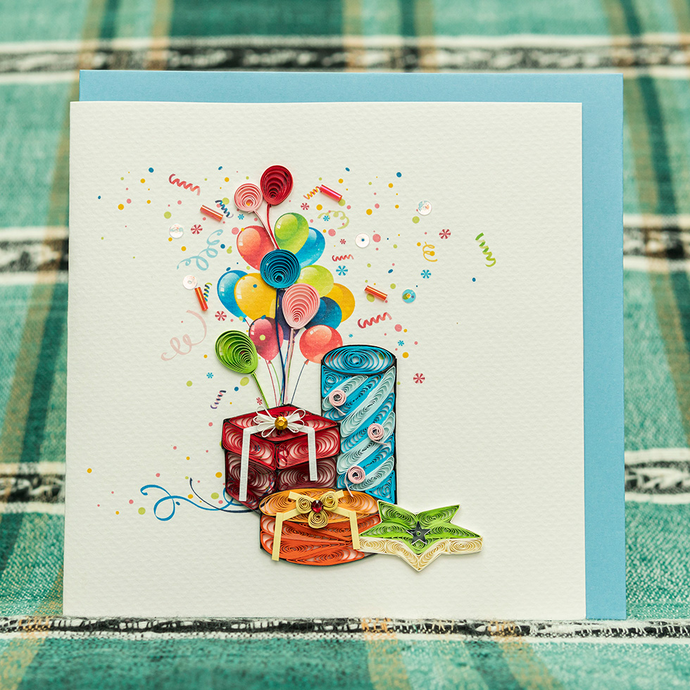 Thiệp giấy xoắn sinh nhật 01 15x15 cm