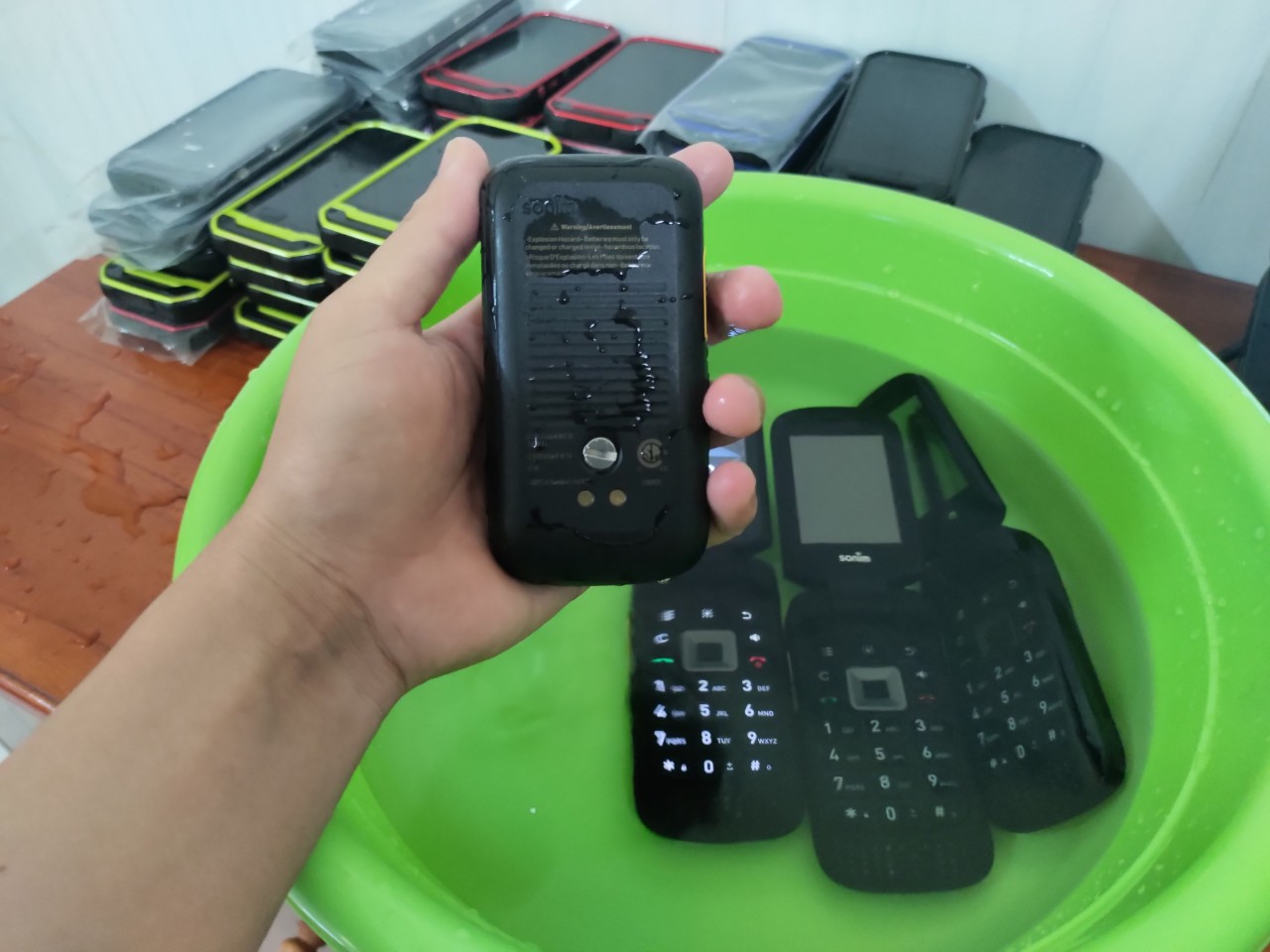 Điện thoại Nắp gập Sonim Xp3800