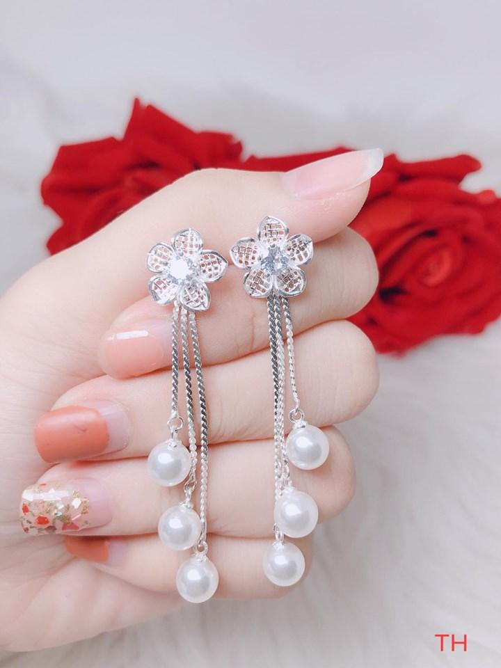 Bông tai bạc gắn 3 hạt trai thả dài MS88