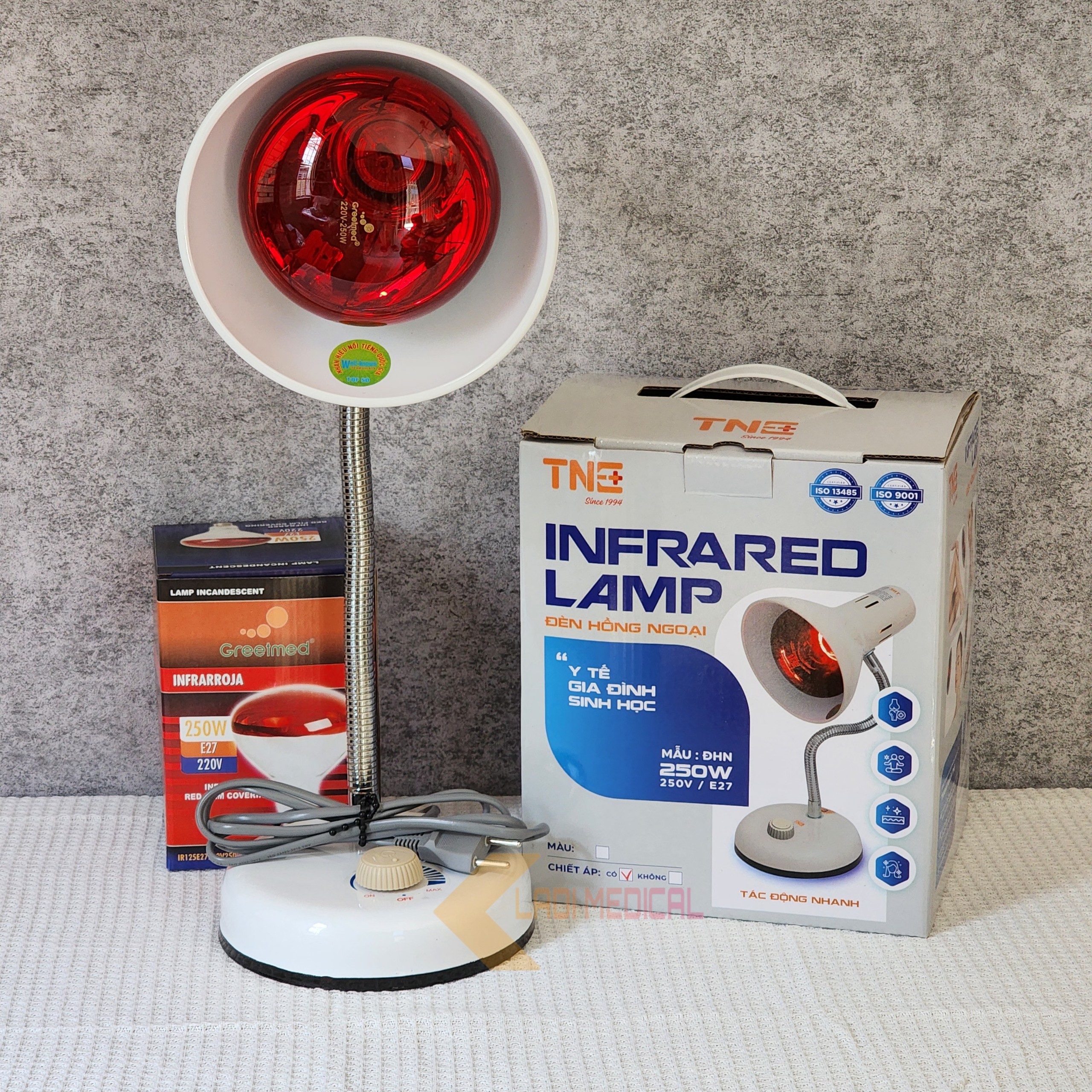 Đèn hồng ngoại TNE Medilamp dùng bóng Greetmed loại tốt