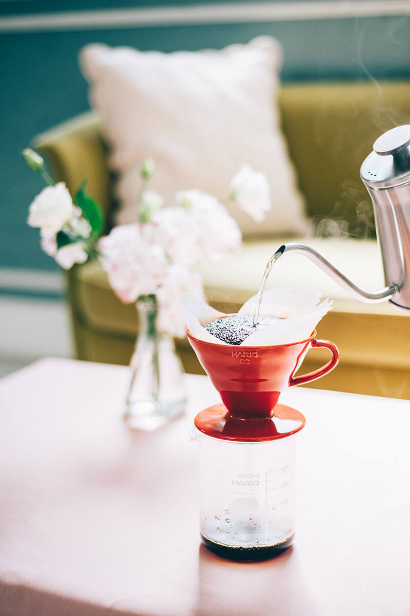 Phễu V60 sứ pha cà phê Hario V60 Coffee Dripper Ceramic size 02 VDCR-02-R (sứ Đỏ)