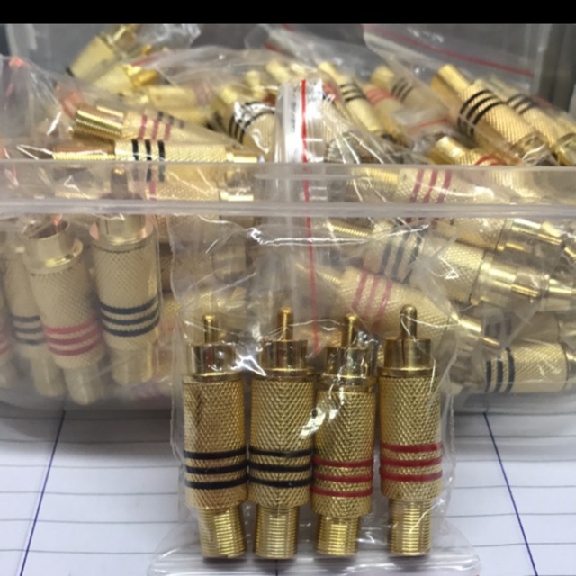 Đầu rắc cắm hoa sen vàng túi 4 c âm thanh loa