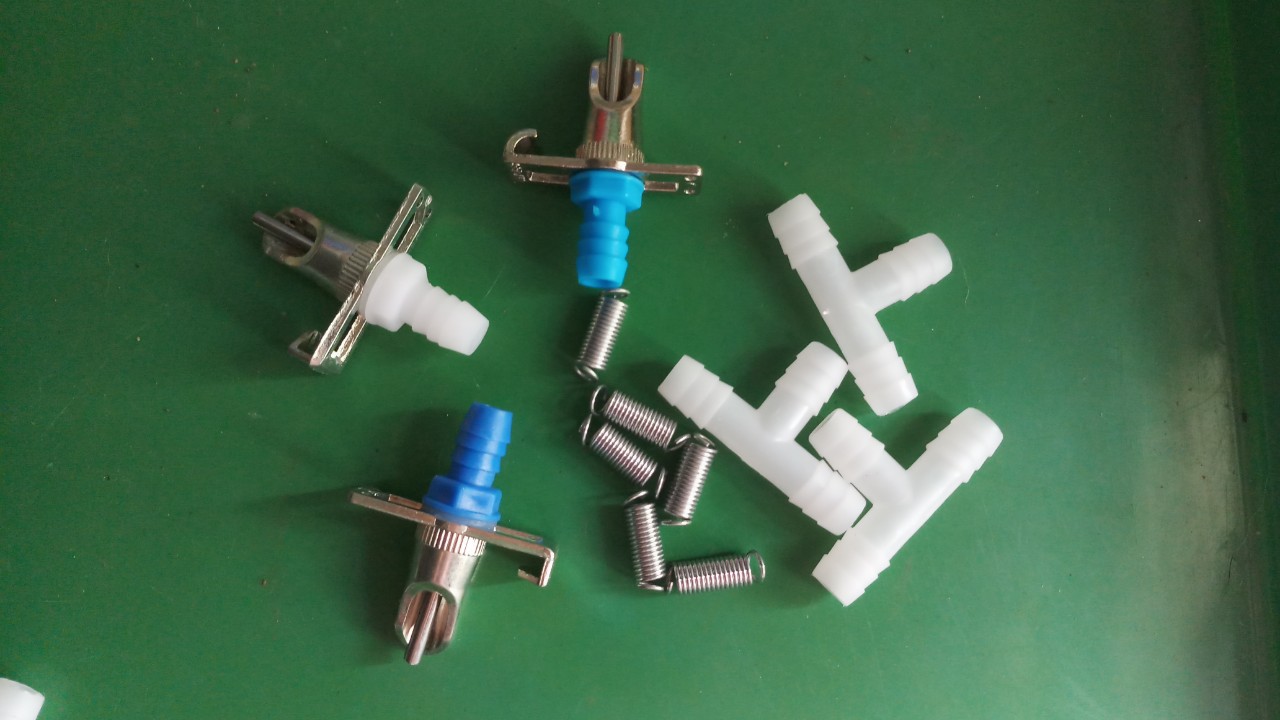 Set 10  Van xanh uống nước cho thỏ cao cấp