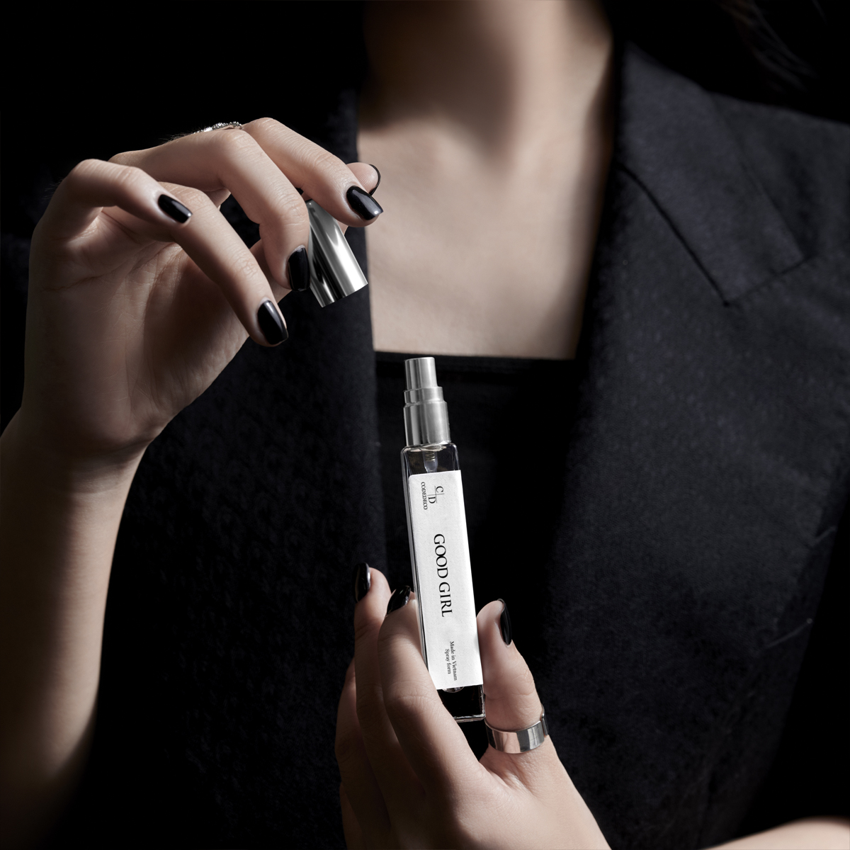 Tinh dầu nước hoa CODEDECO Good Girl 10ml dạng chai xịt