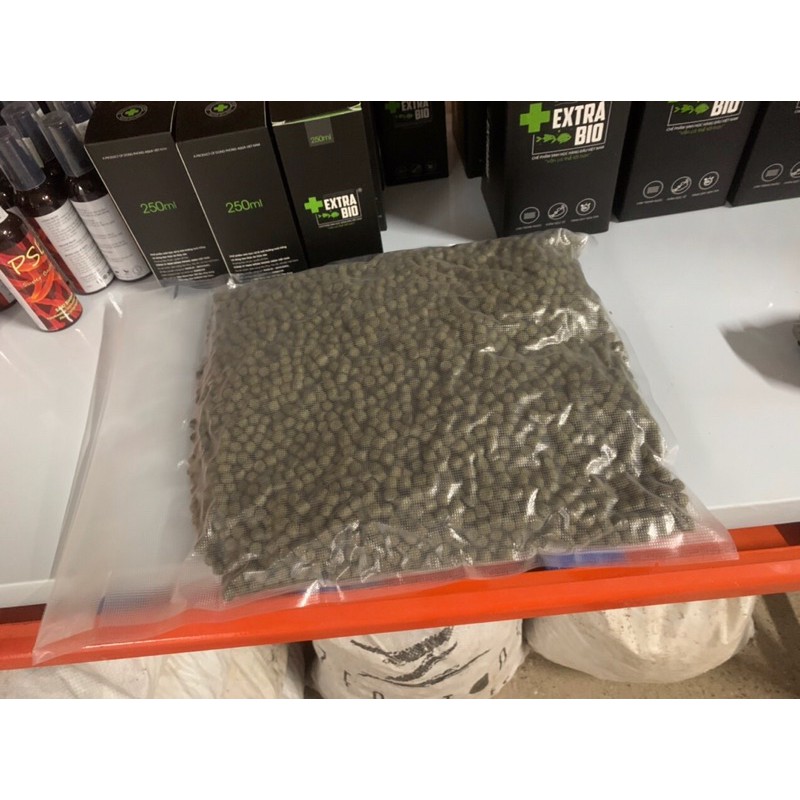 1kg Cám cá Koi Aqua Master Staple size L(chiết bao).