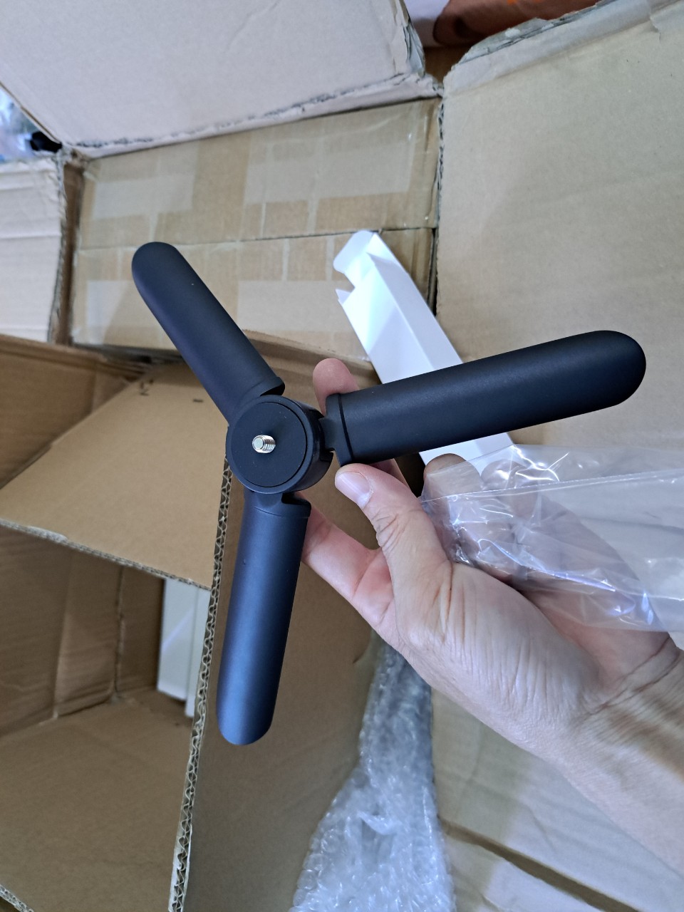 Chân đỡ tripod gimbal điện thoại Osmo mobile 3 2 Ulanzi MT-10 hoặc dùng cho điện thoại , máy ảnh mirrorless bằng nhựa cao cấp