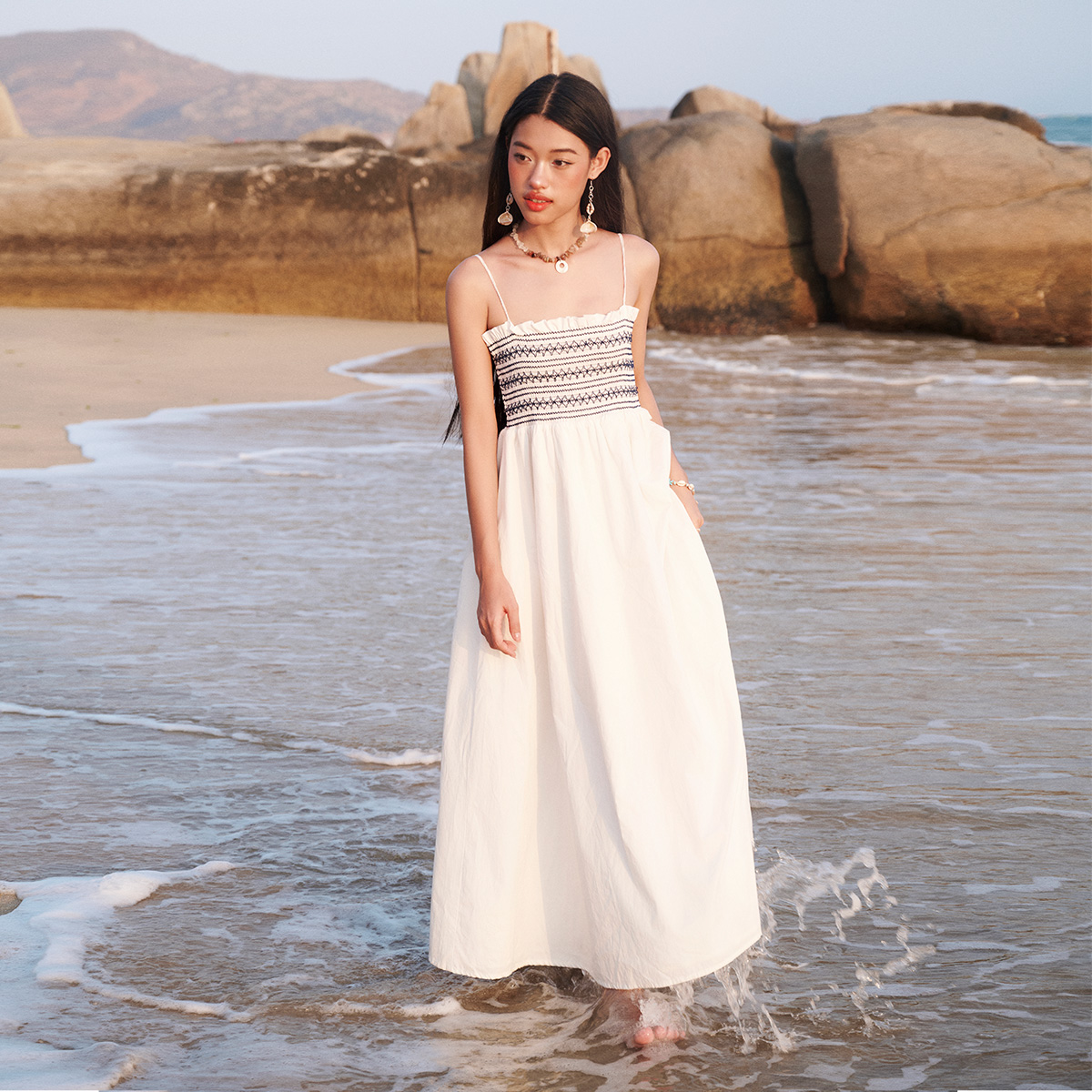 DOTTIE - Đầm maxi chạy trang trí - Trắng - D0598
