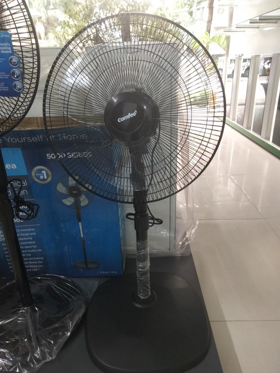 Comfee cfff4019vfb fan stage fan, 40W, 12 months warranty
