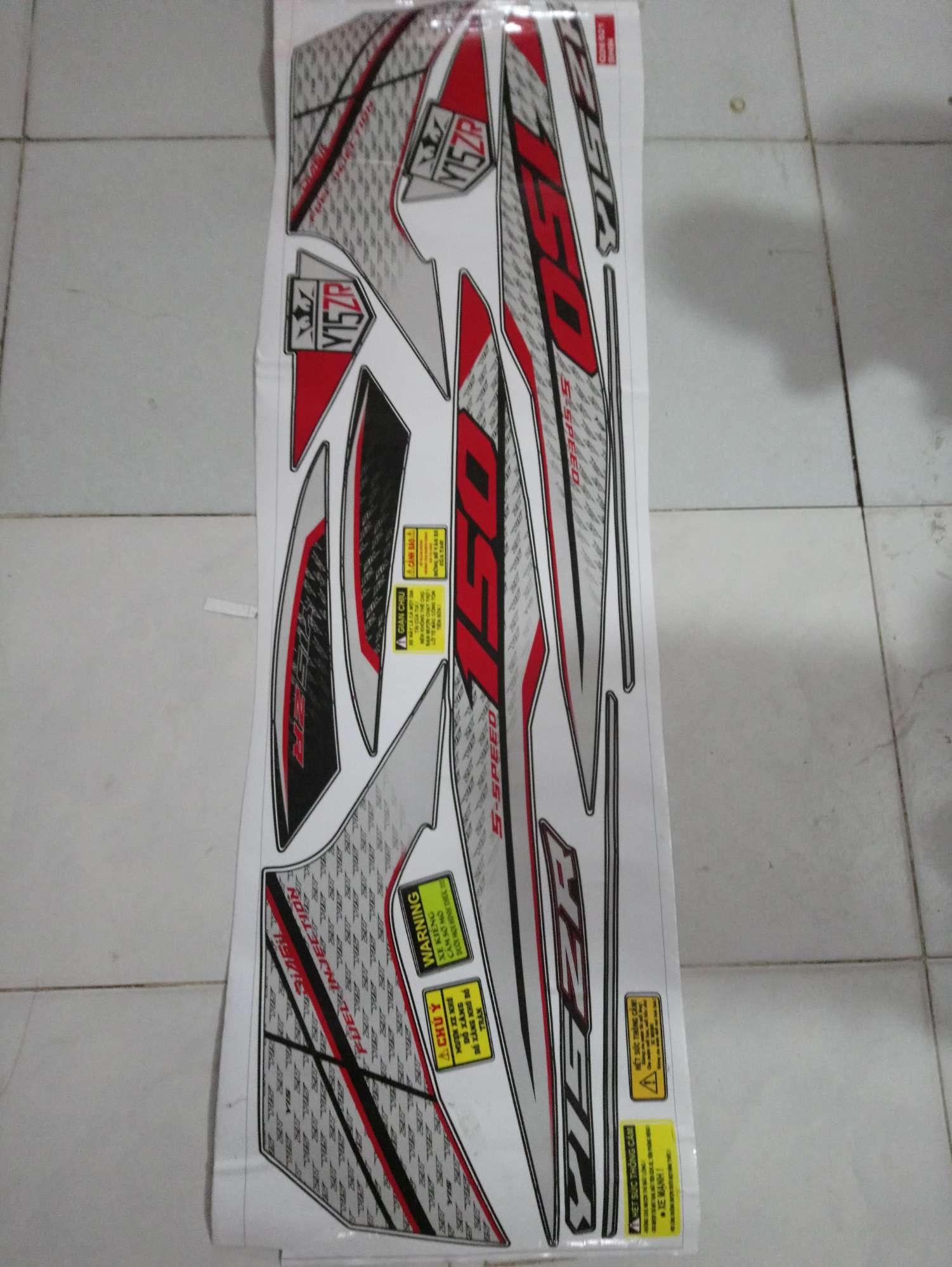 Tem xe exciter 150 xám đỏ đen