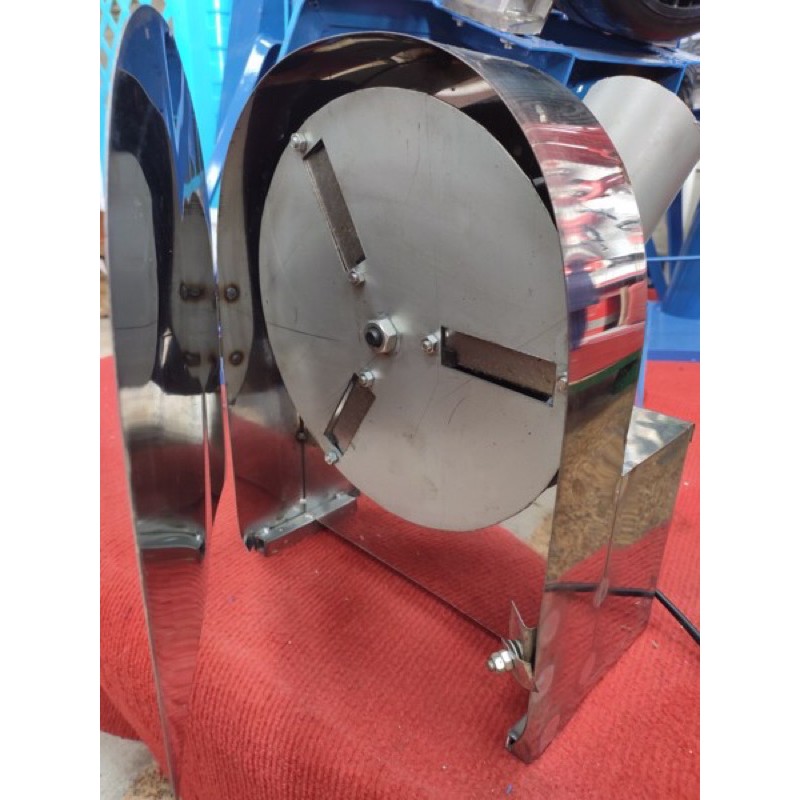 Máy thái sung quay tay có nắp đậy inox
