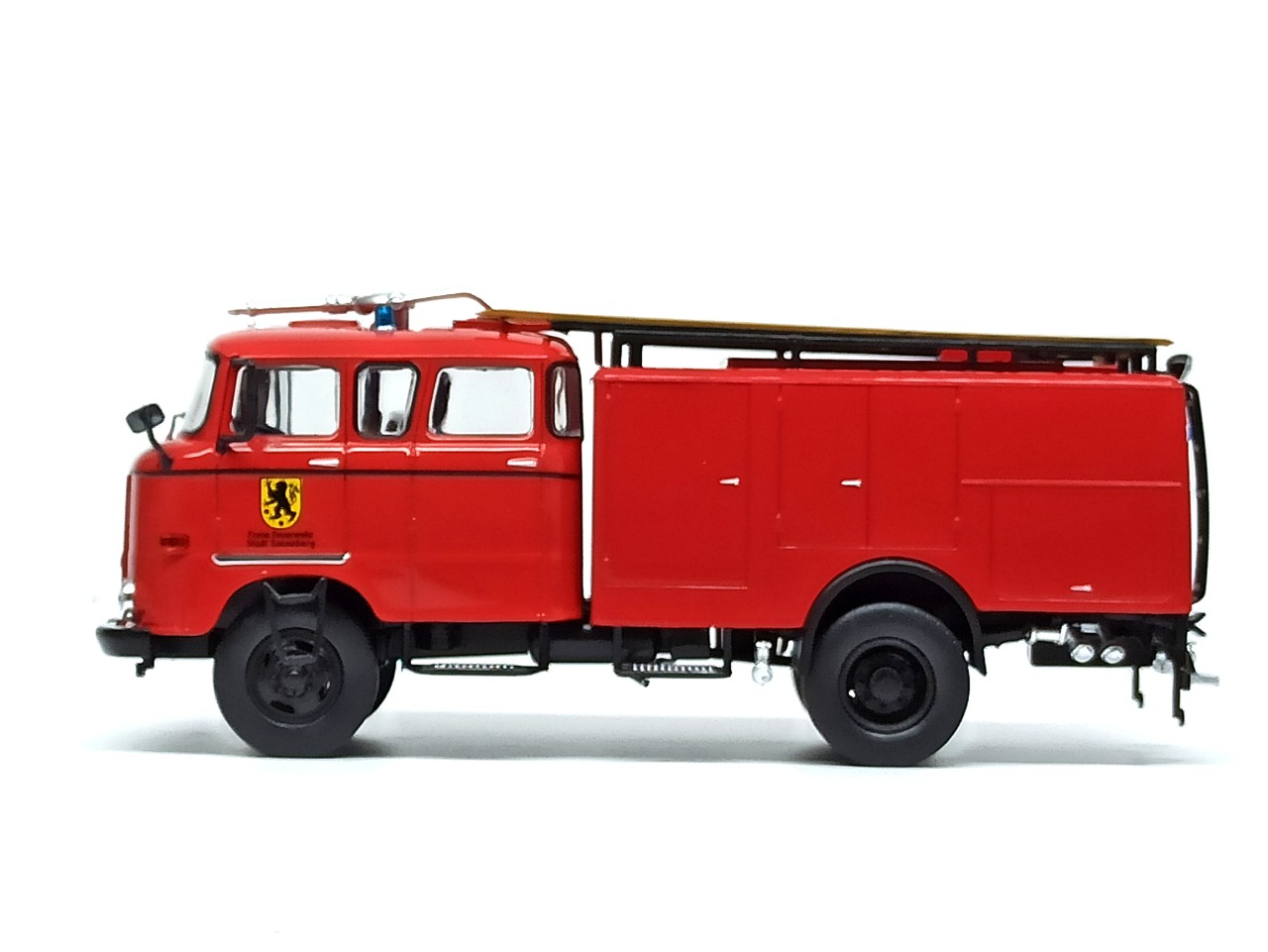 Mô hình xe IFA W50 Fire Department City 1:43 IXO
