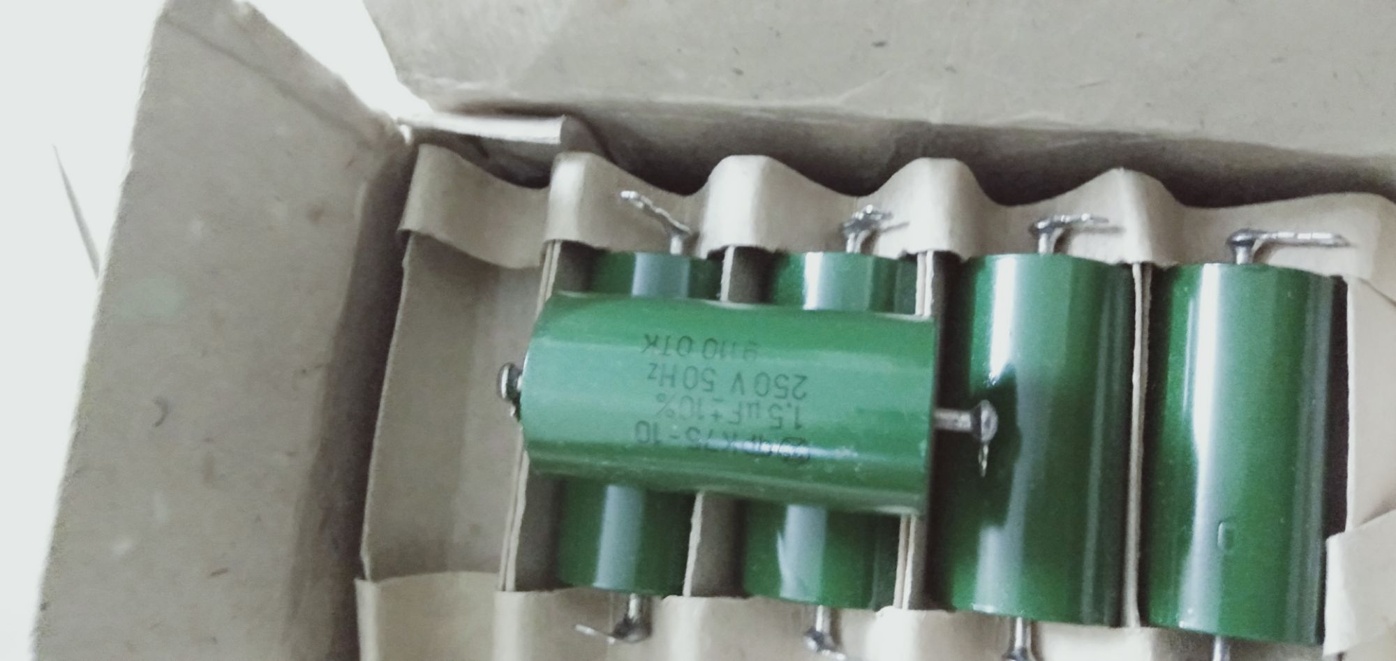 Tụ Nga 1.5uf250v