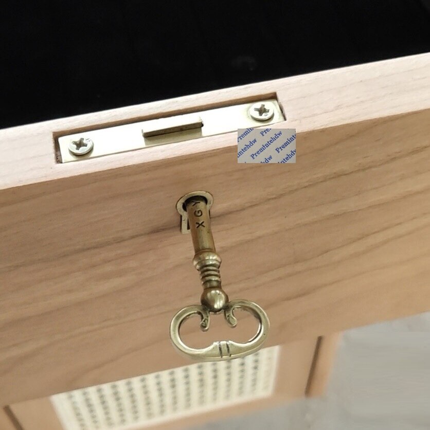 Classic Antique Brass Cabinet Drawer Case Box Lock With Scepter Key