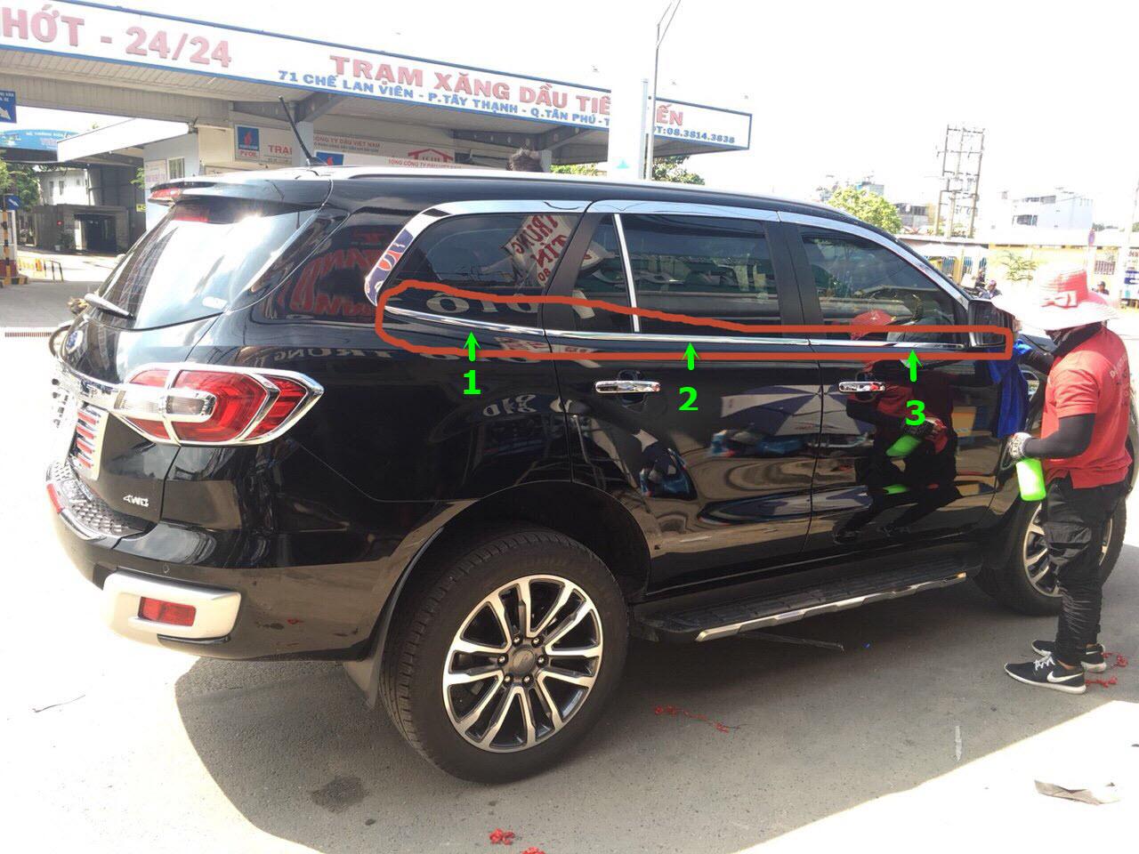 Nẹp chân kính theo xe Ford Everest 2017-2022