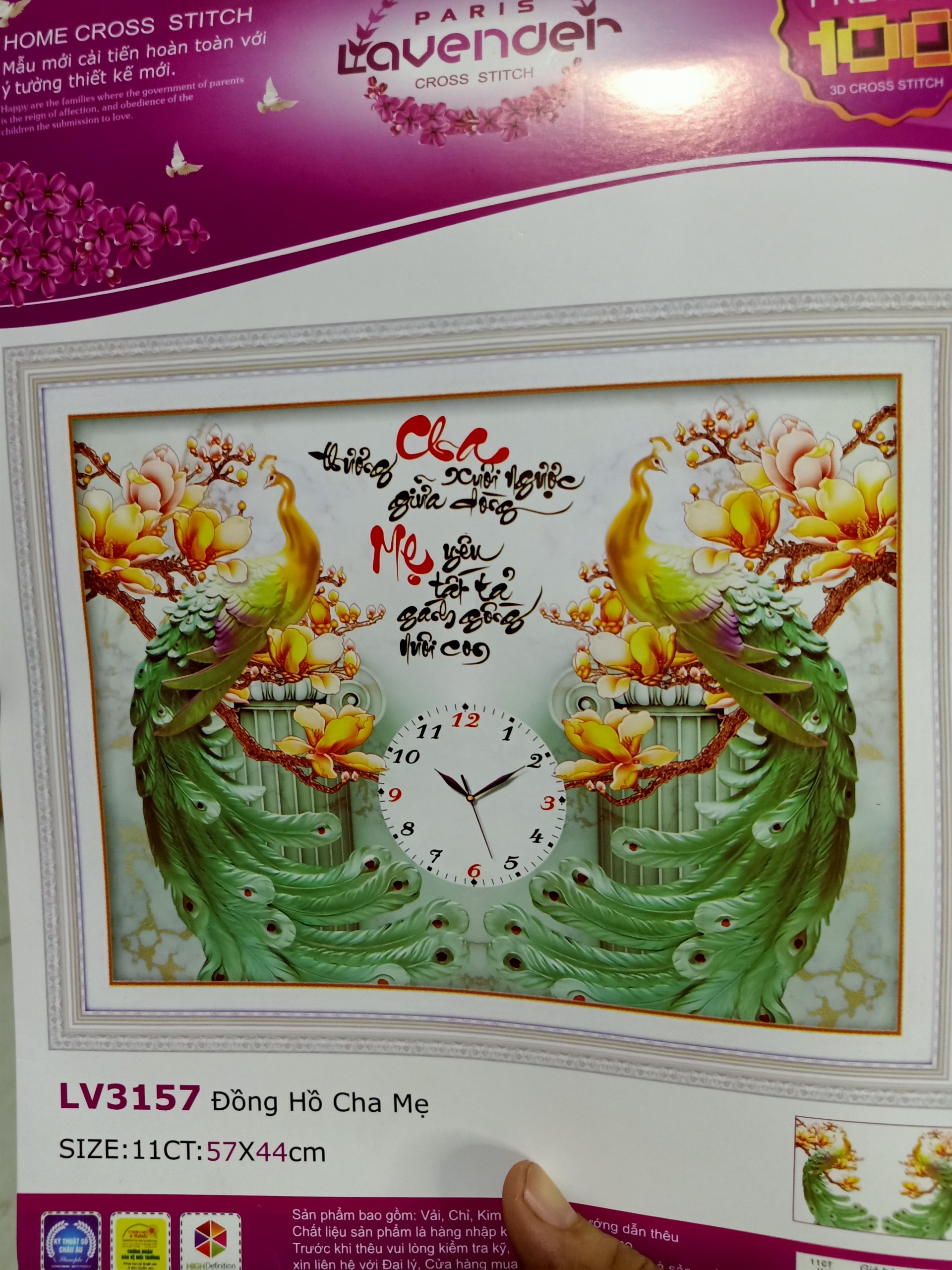 Tranh thêu chữ thập cha mẹ