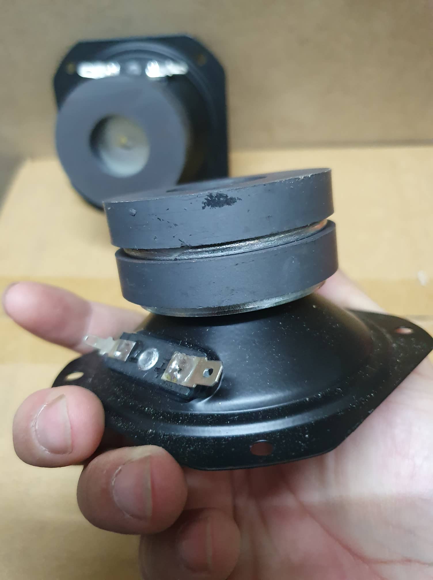 1 đôi loa tép vuông 2 từ