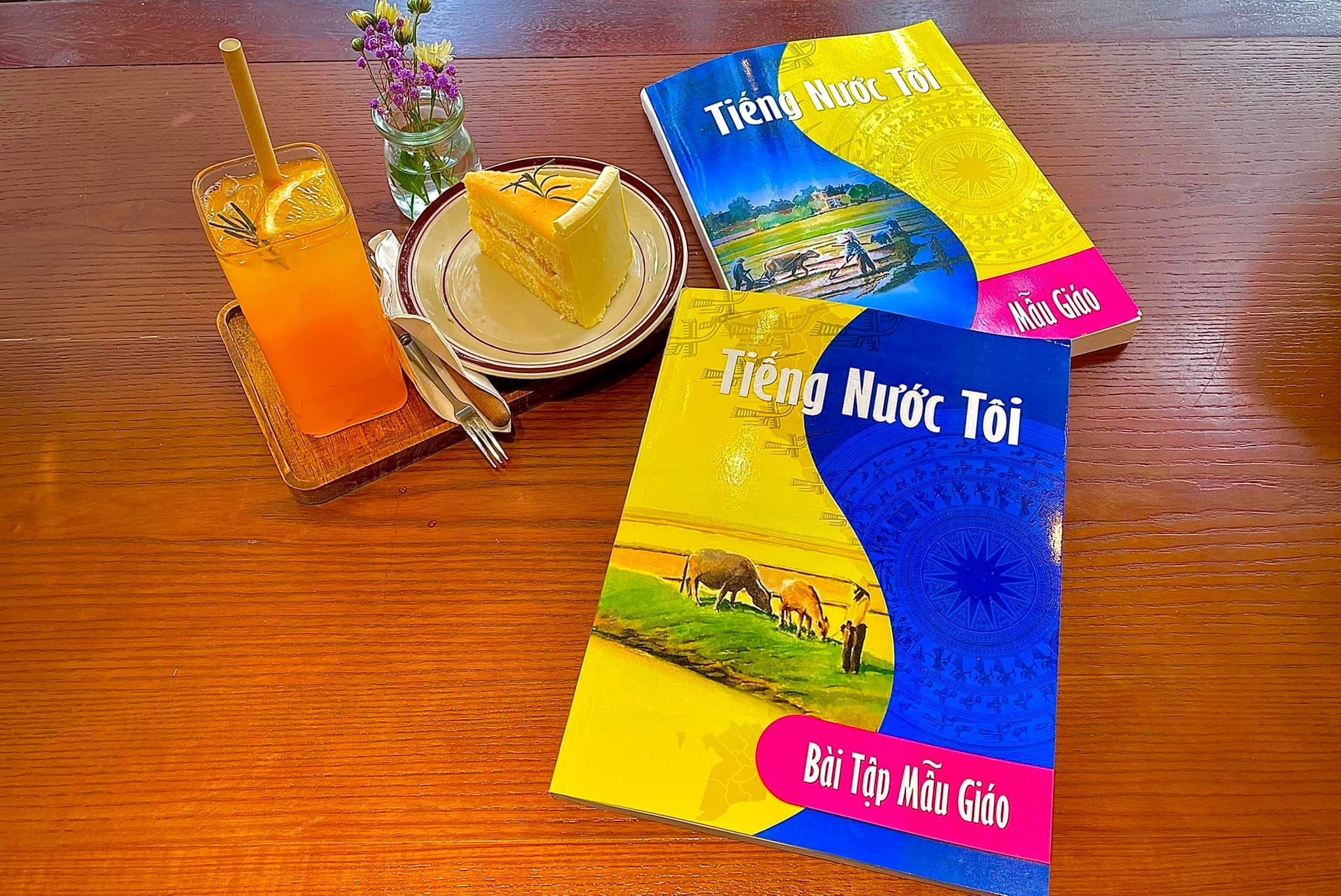 SÁCH TẬP ĐÁNH VẦN MẪU GIÁO- TIẾNG NƯỚC TÔI
