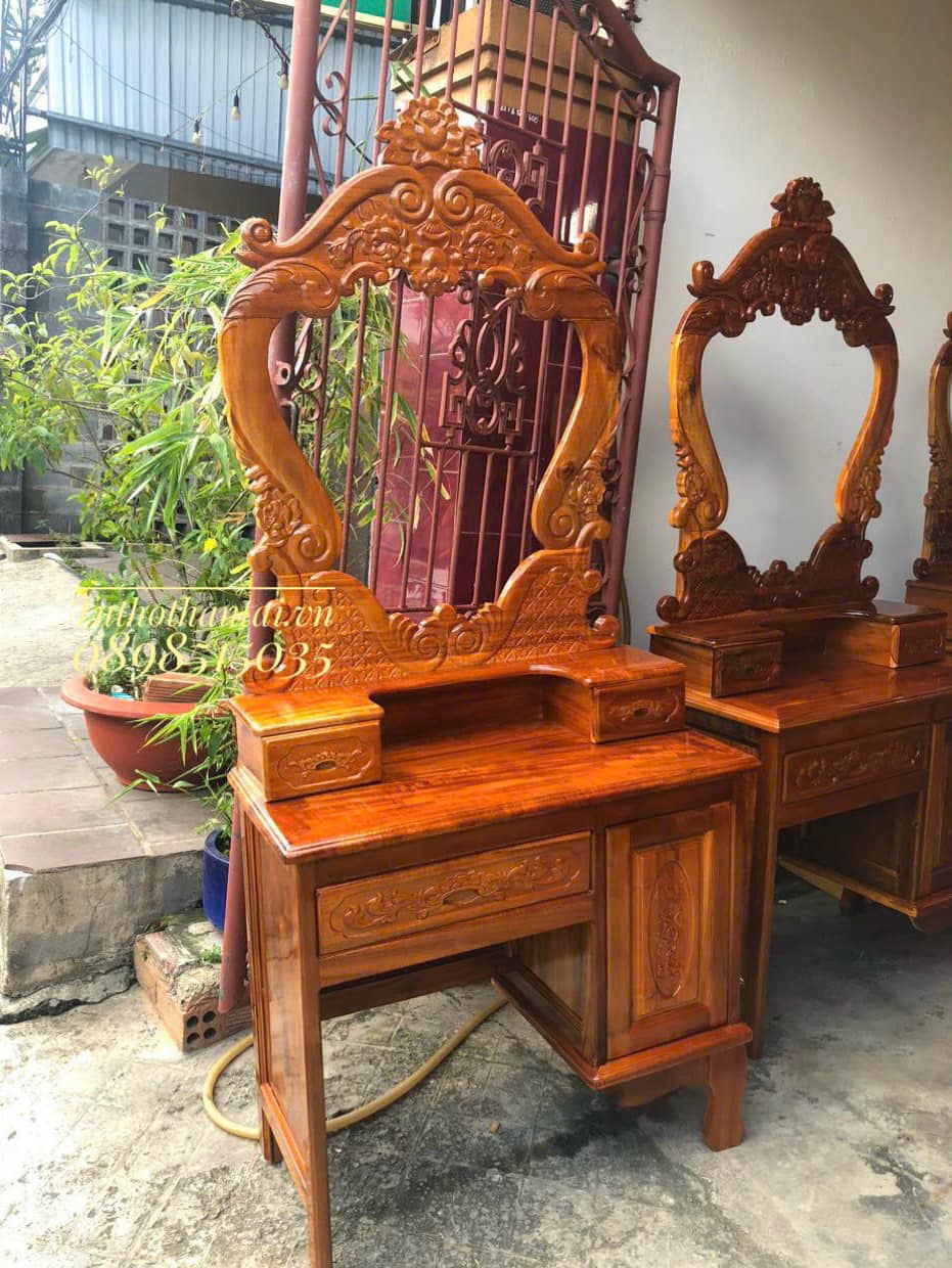 Bàn trang điểm gỗ tràm bông vàng M02